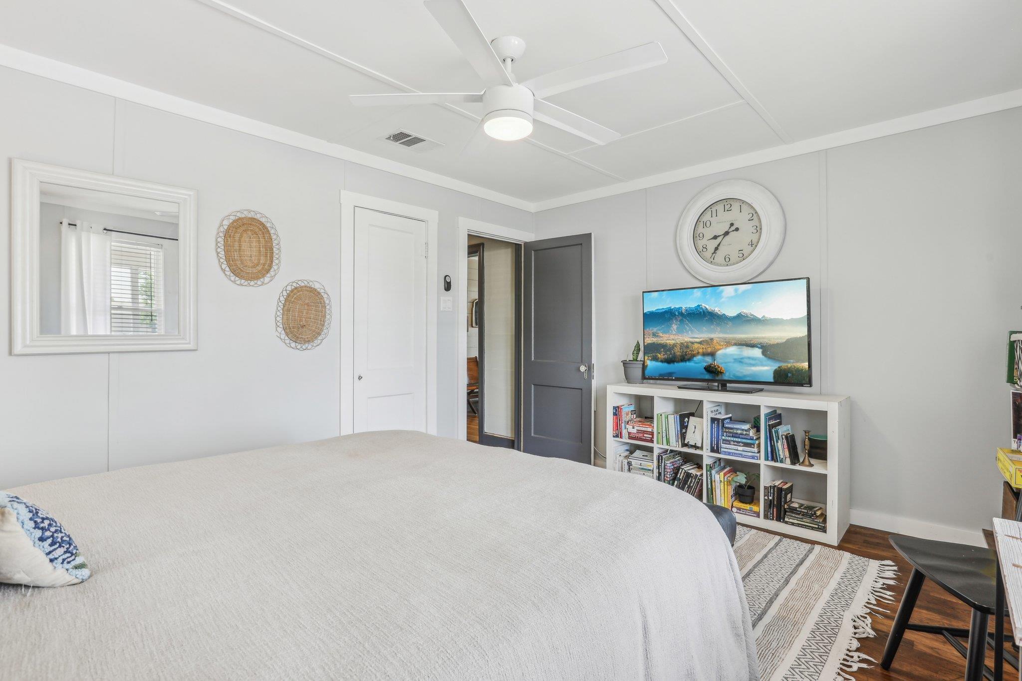 106 County Road 425, Spicewood, TX 78669