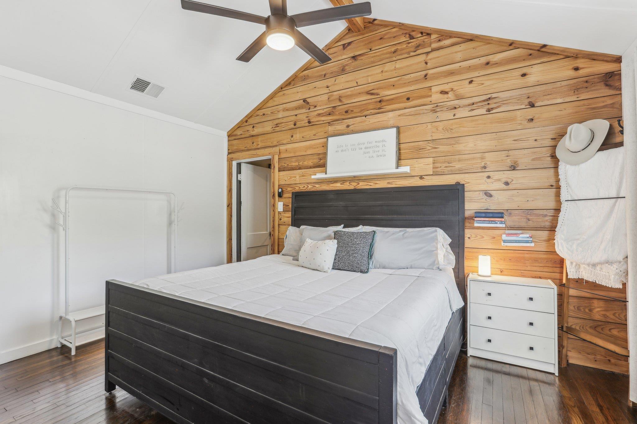 106 County Road 425, Spicewood, TX 78669