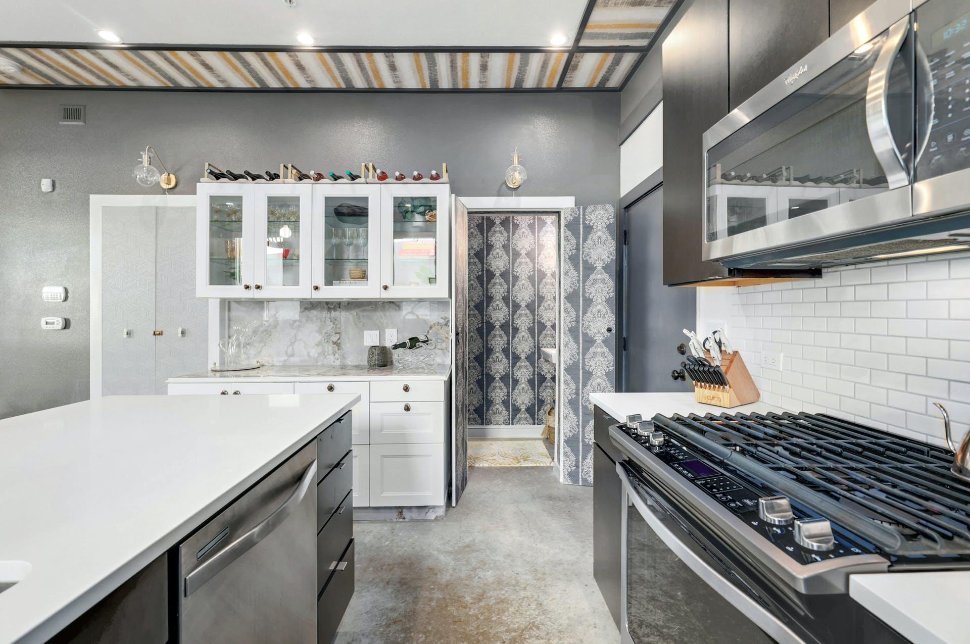 1931 E 38th 1/2 St # 33, Austin, TX 78723