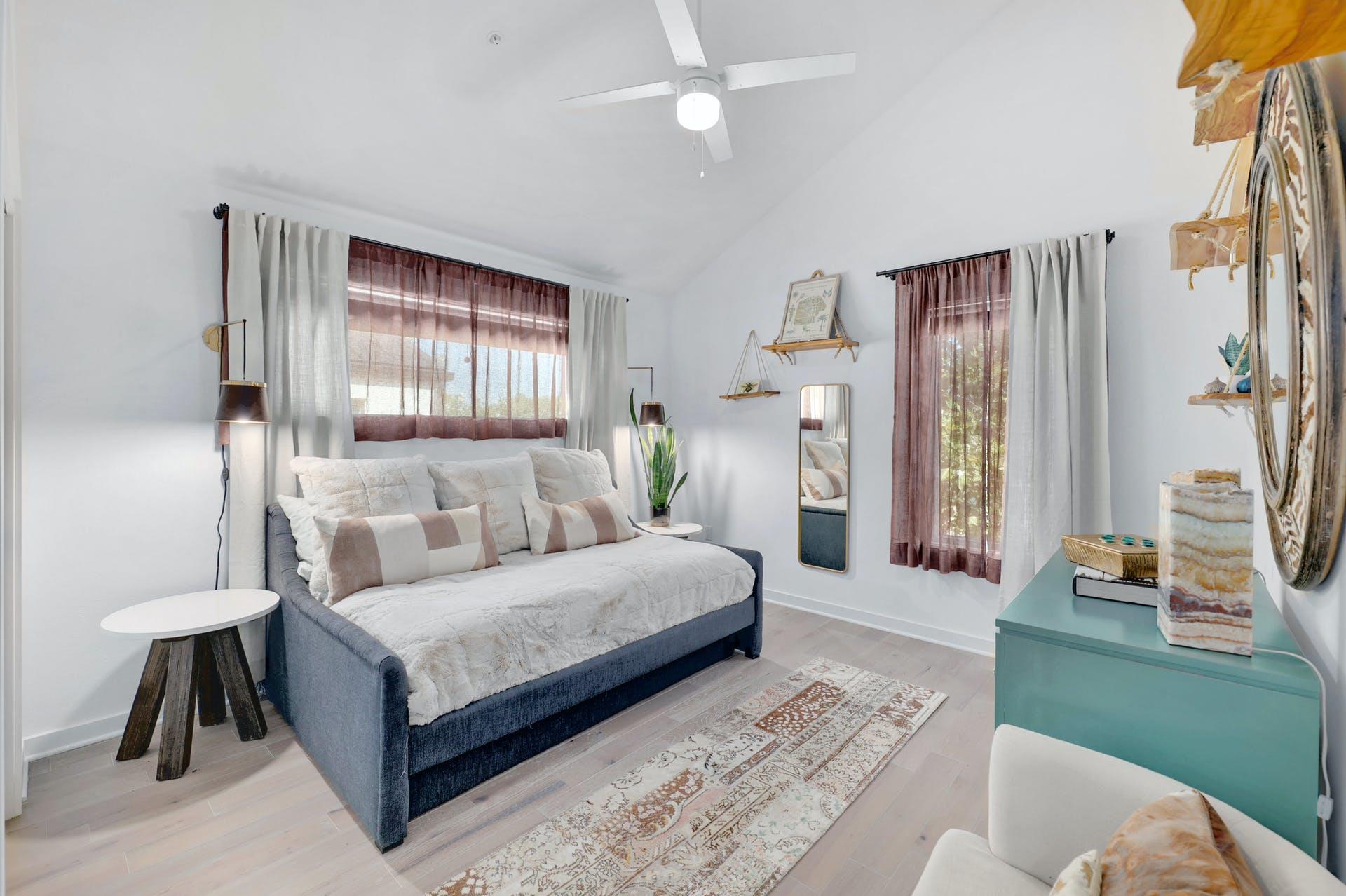 1931 E 38th 1/2 St # 33, Austin, TX 78723