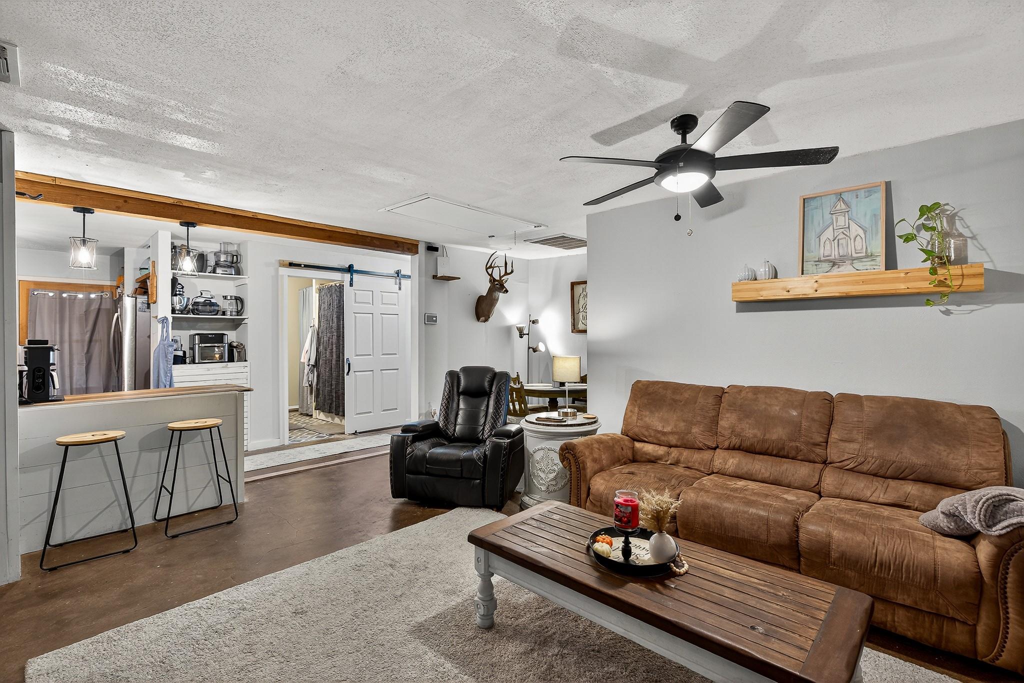 2076 CR 108, Burnet, TX 78611