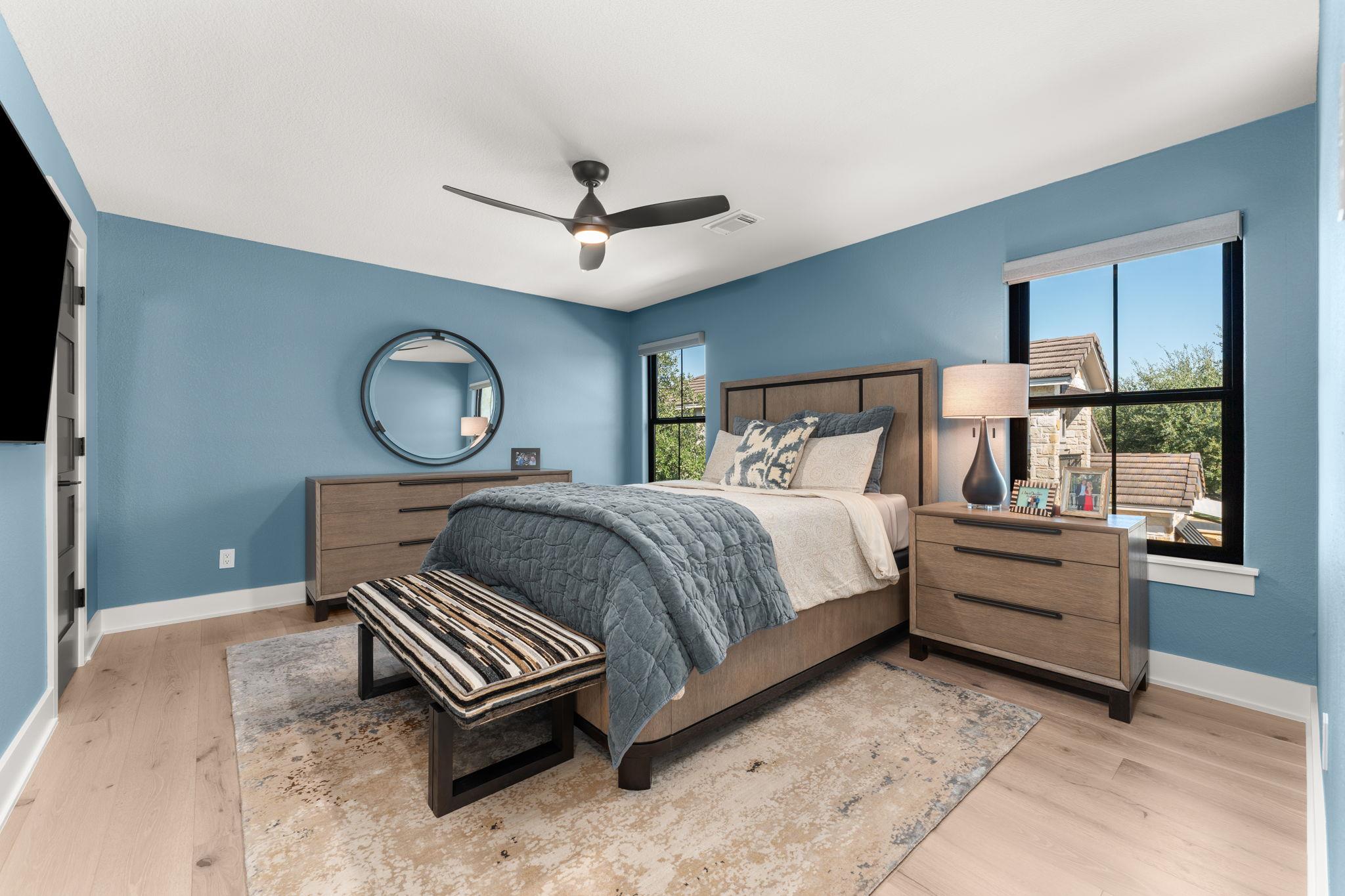 8 Hightrail Way, The Hills, TX 78738