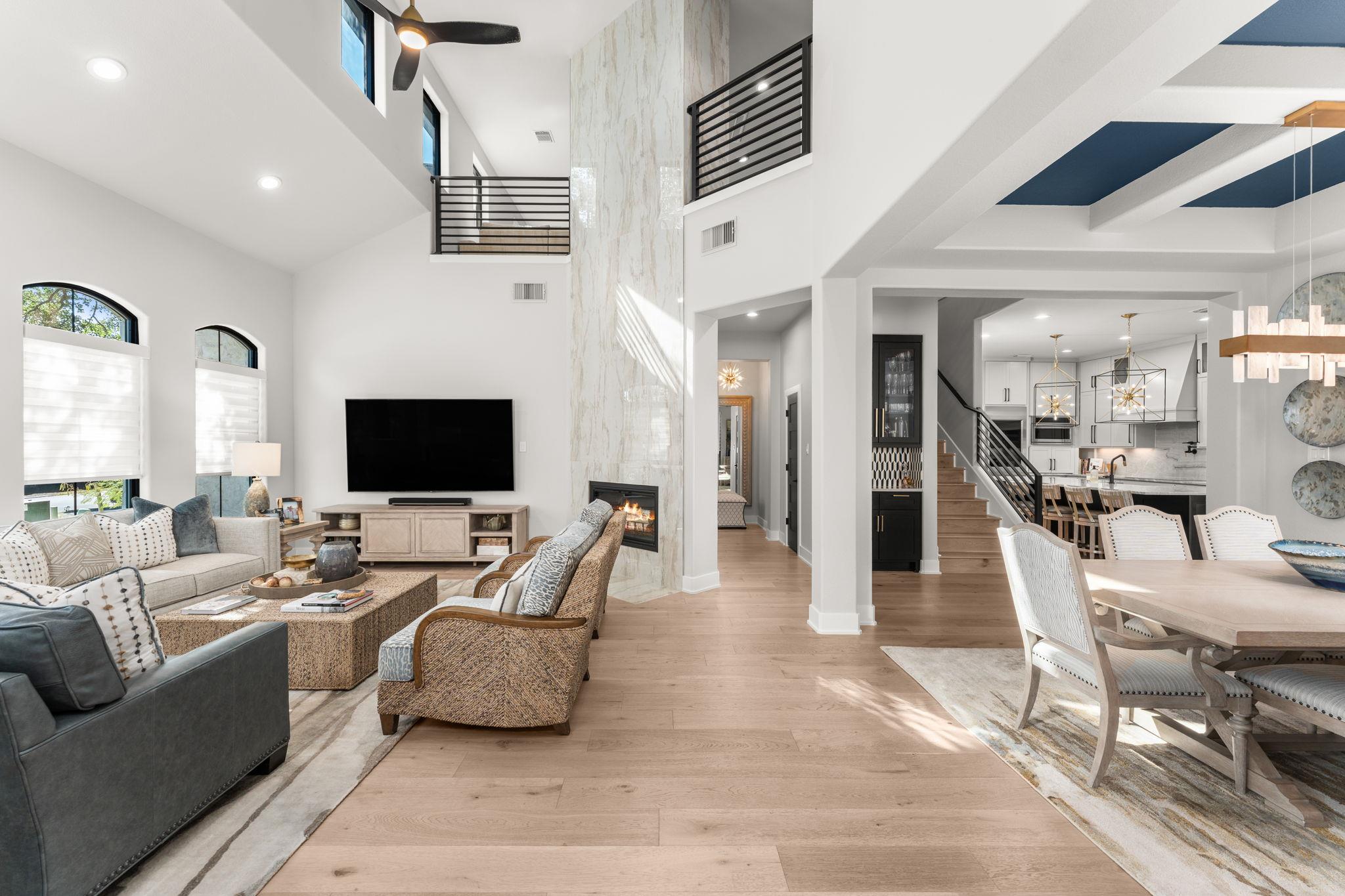 8 Hightrail Way, The Hills, TX 78738