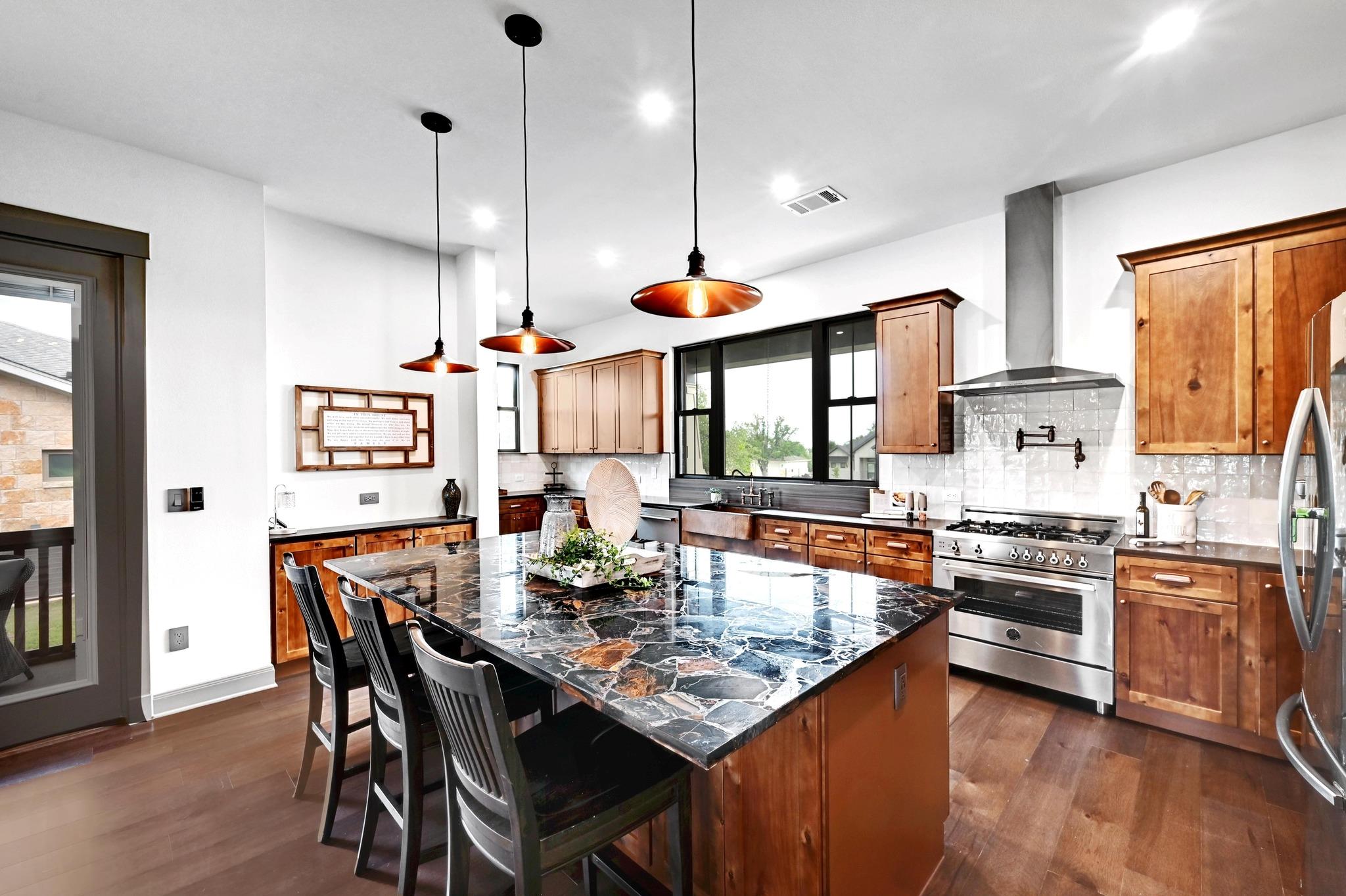 116 Tambra Lea Ln, Liberty Hill, TX 78642