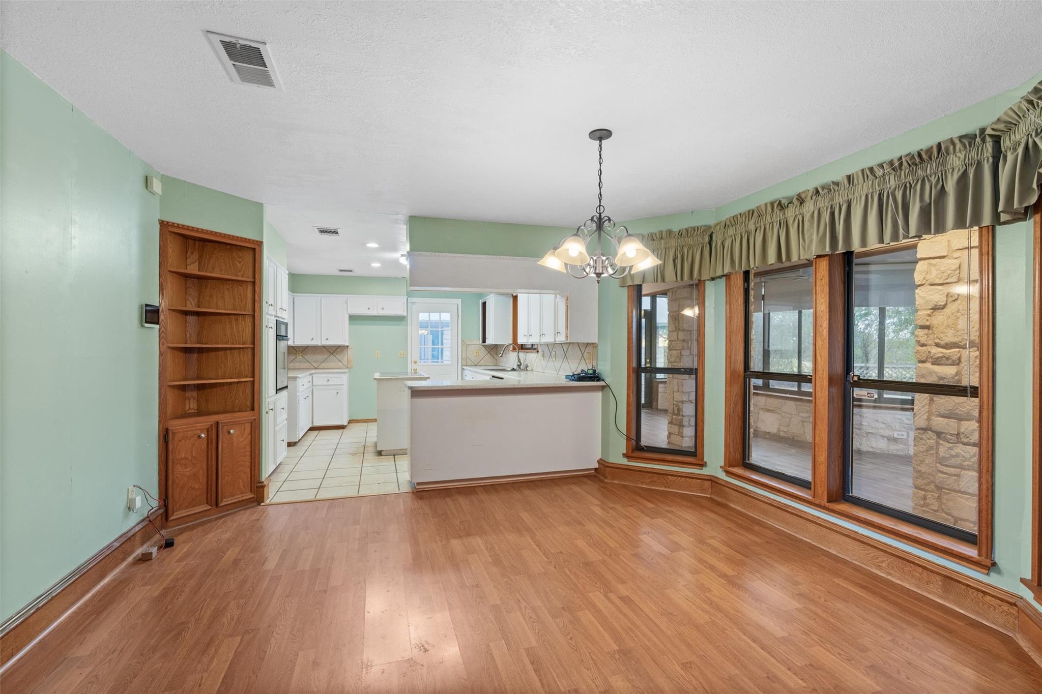 400 County Road 440 Rds, Thrall, TX 76578