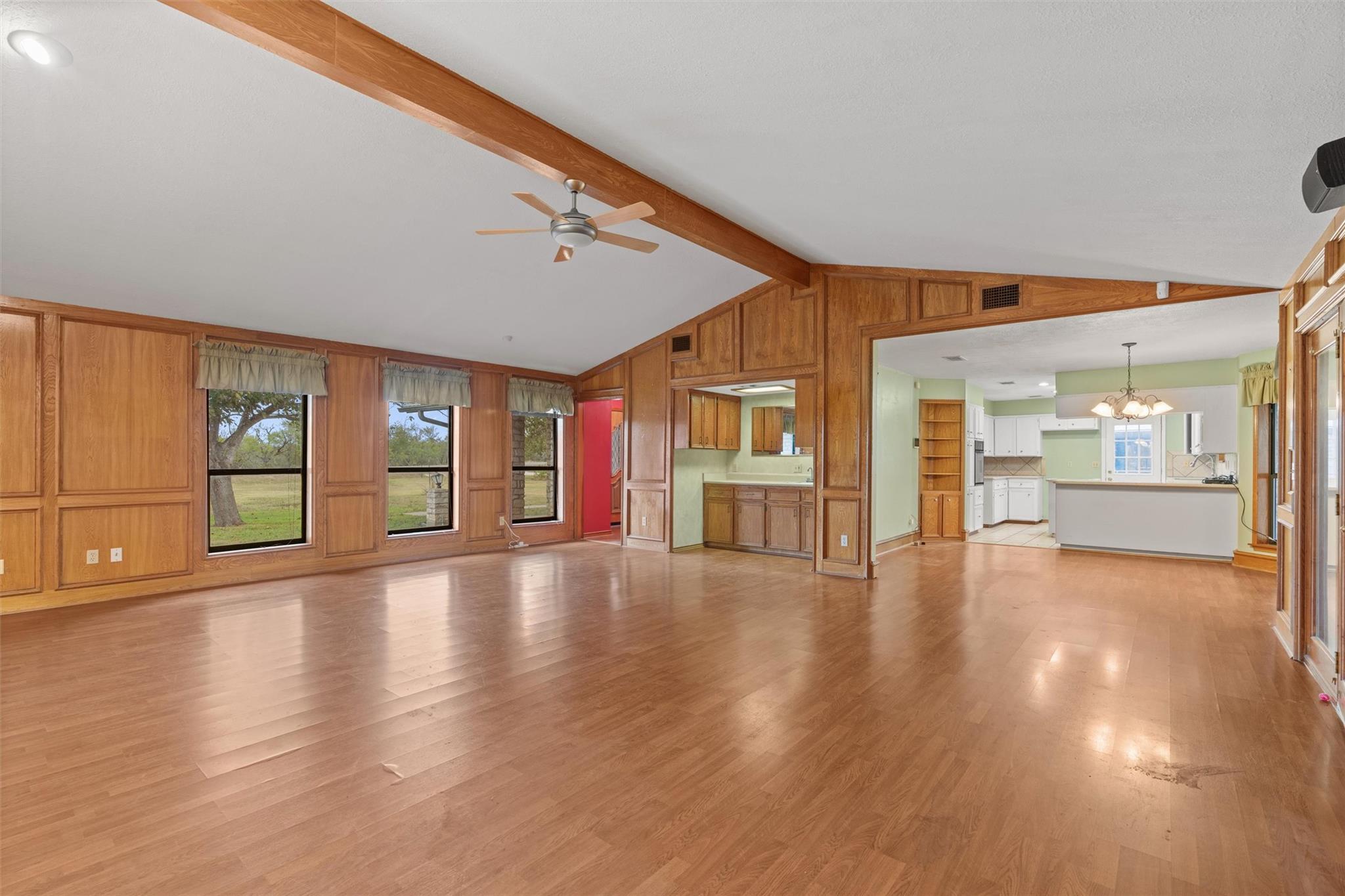 400 County Road 440 Rds, Thrall, TX 76578