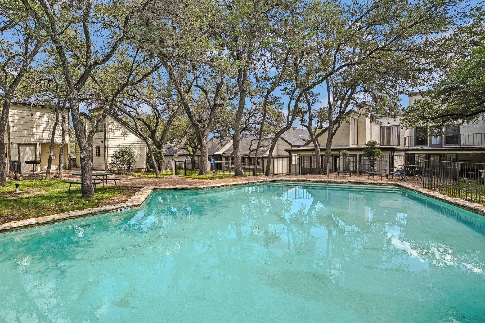 15 Casa Verde Dr, Lakeway, TX 78734