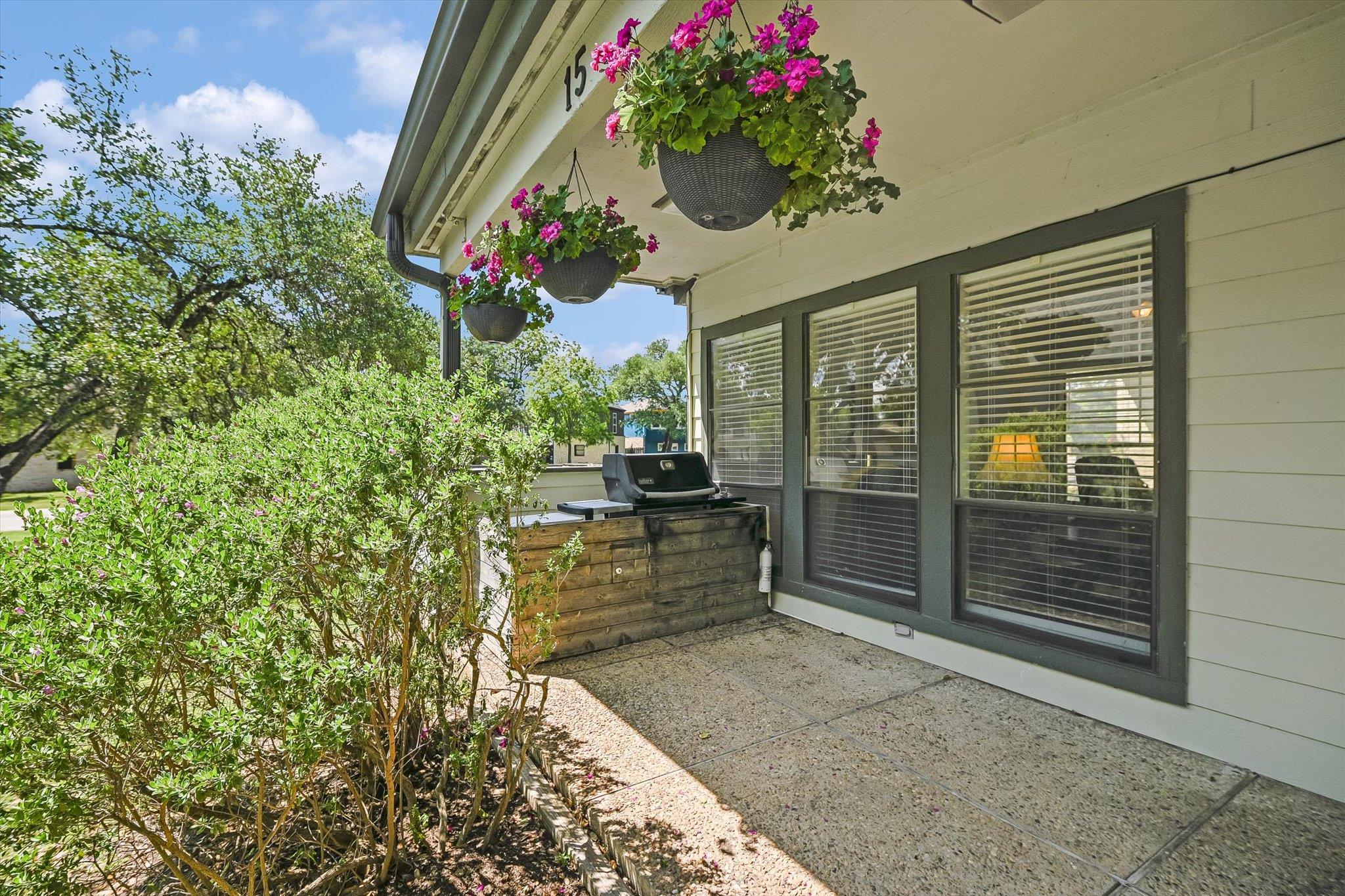 15 Casa Verde Dr, Lakeway, TX 78734