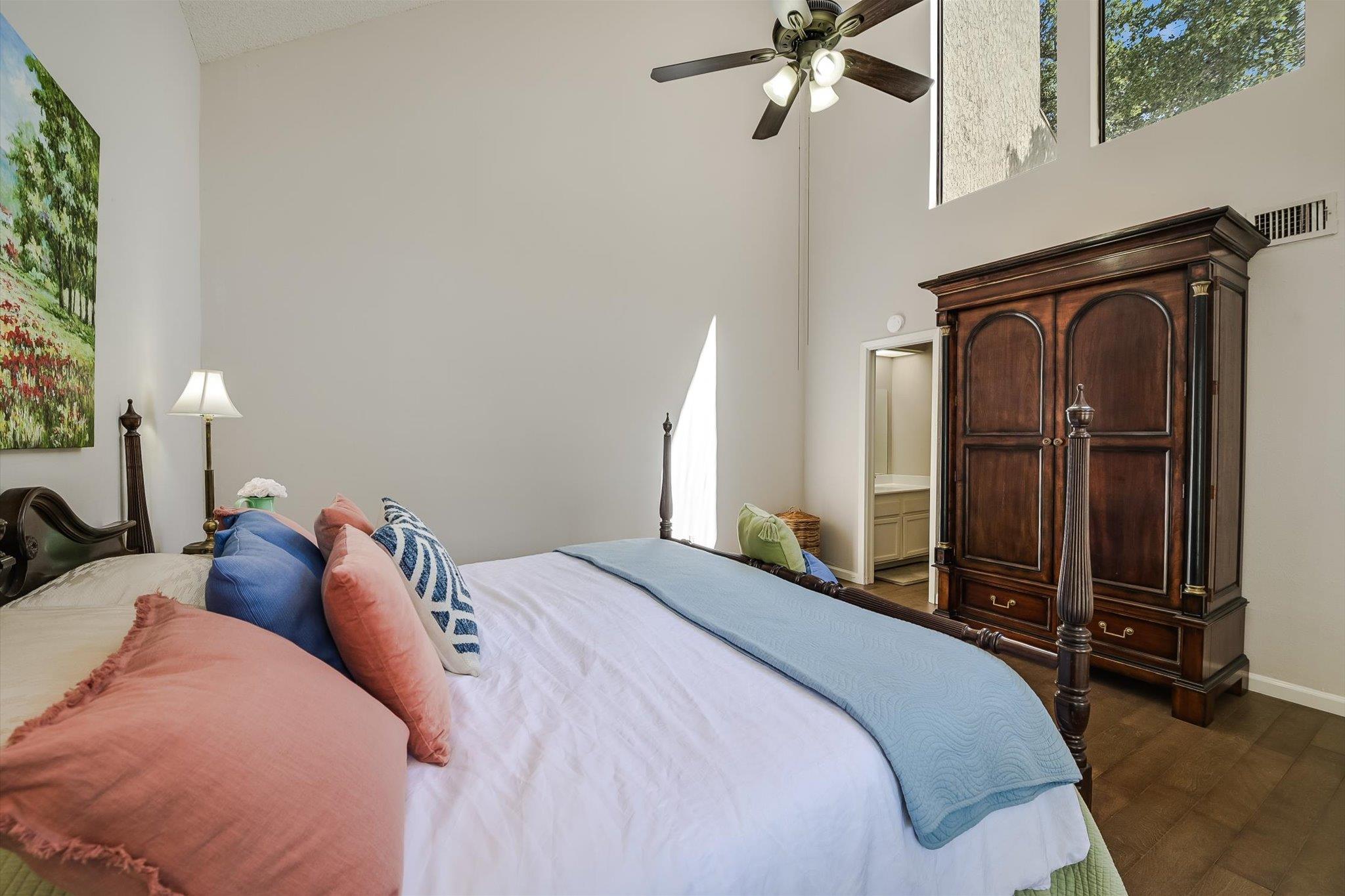 15 Casa Verde Dr, Lakeway, TX 78734