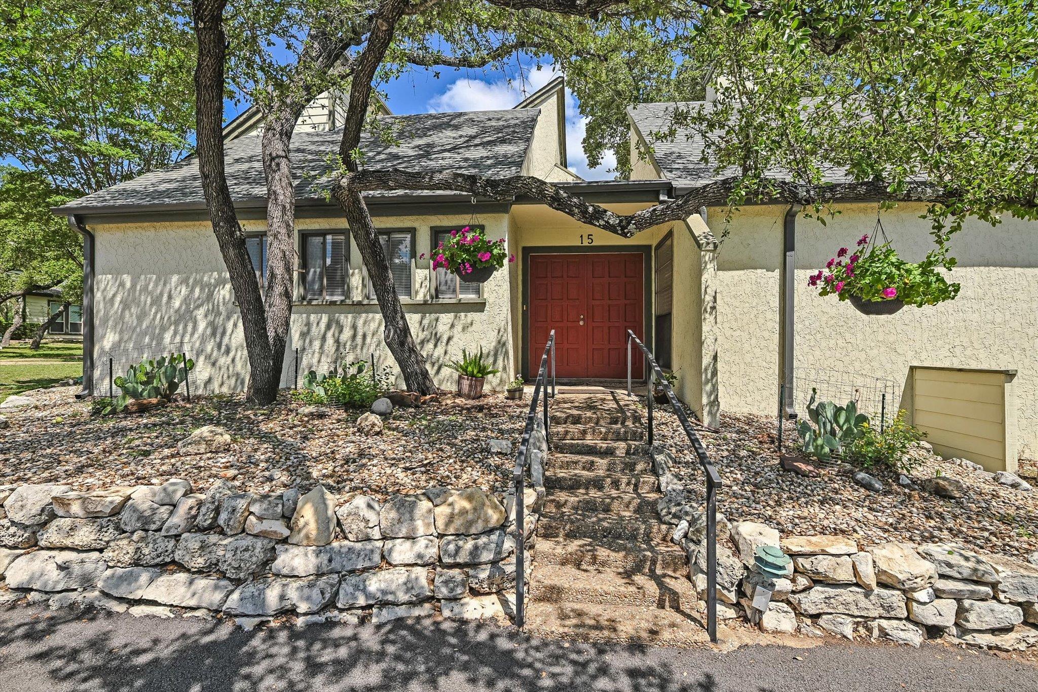 15 Casa Verde Dr, Lakeway, TX 78734