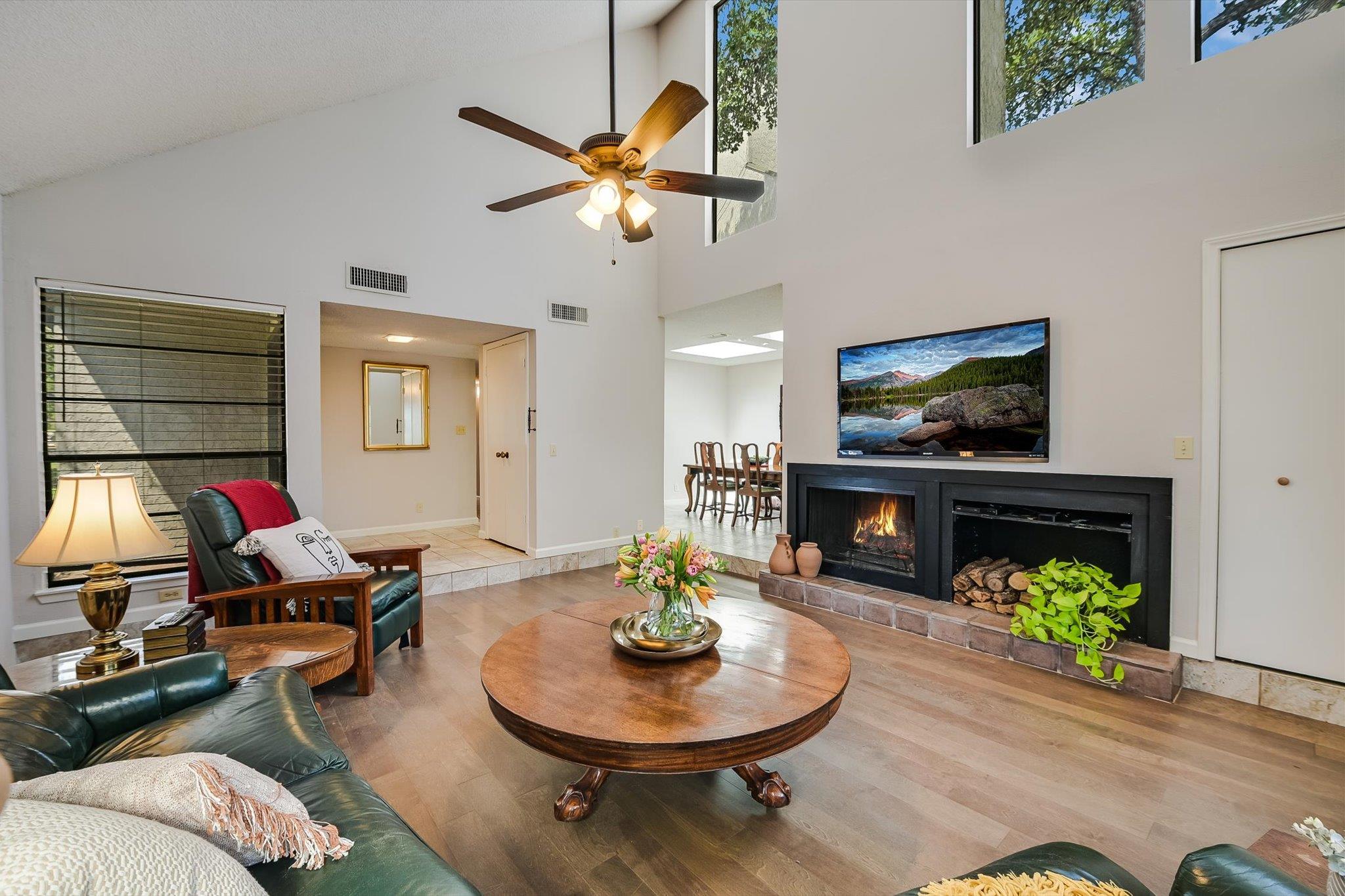 15 Casa Verde Dr, Lakeway, TX 78734