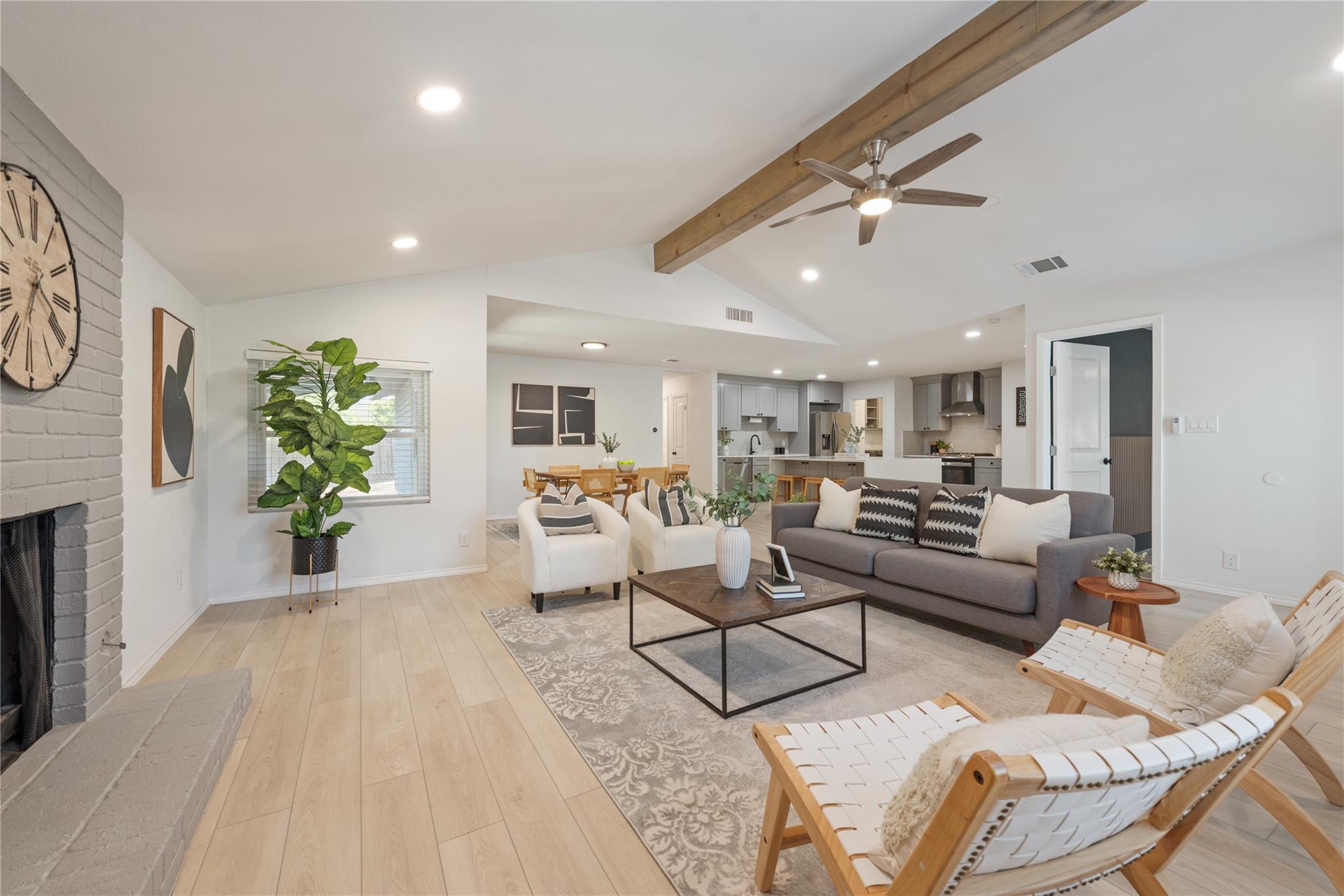 6809 Lunar Dr, Austin, TX 78745