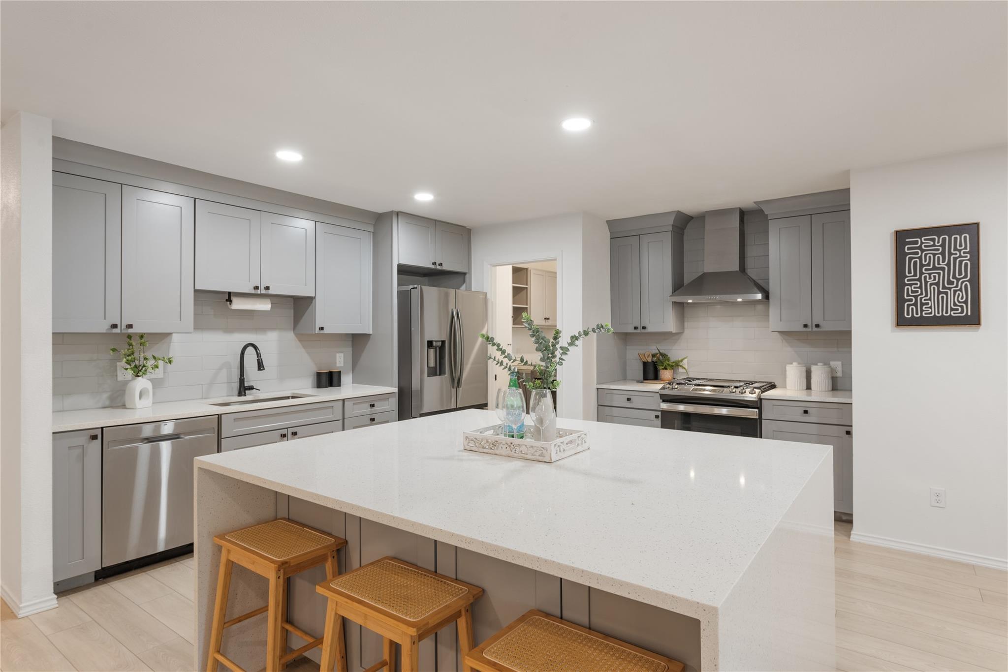 6809 Lunar Dr, Austin, TX 78745