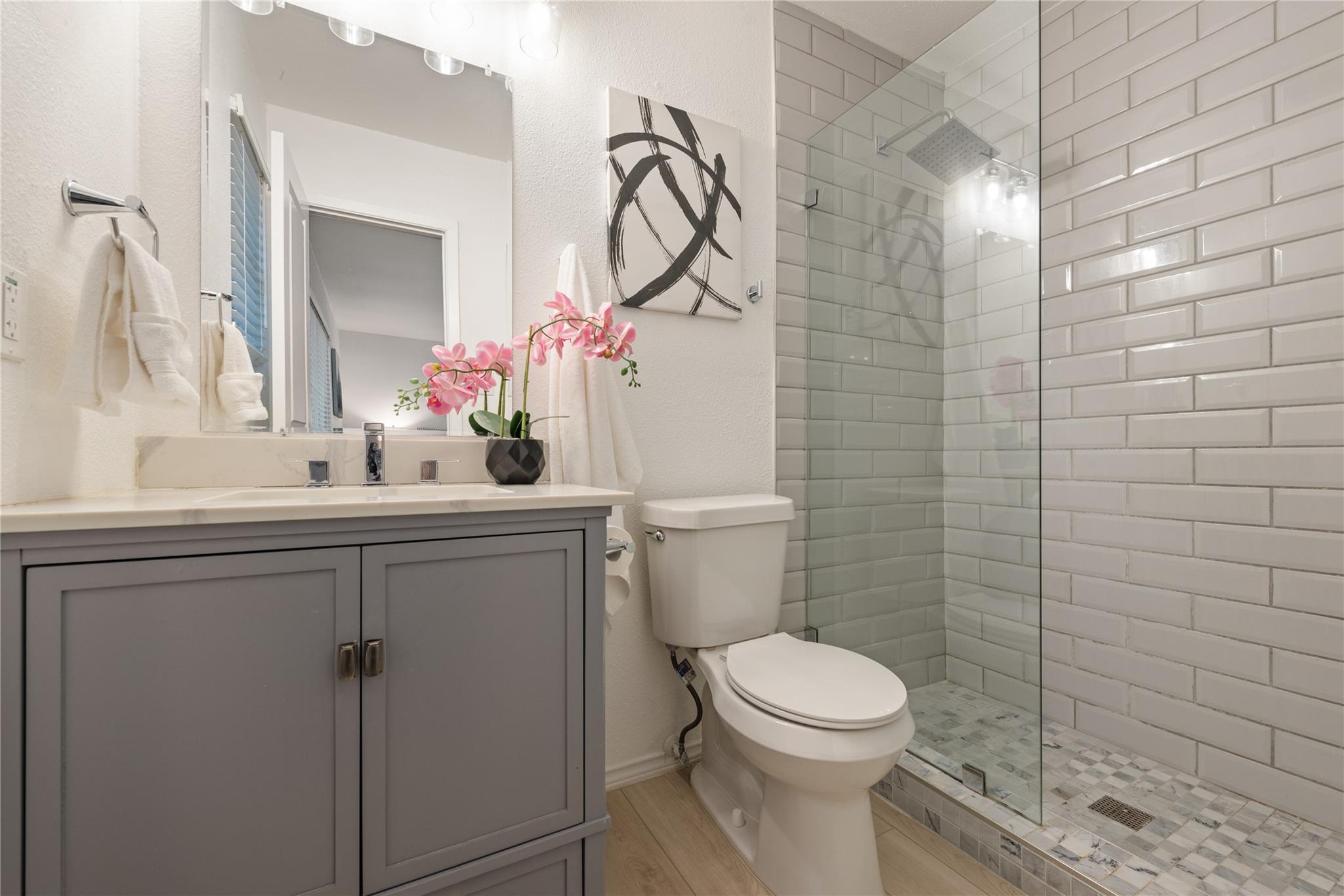 6809 Lunar Dr, Austin, TX 78745