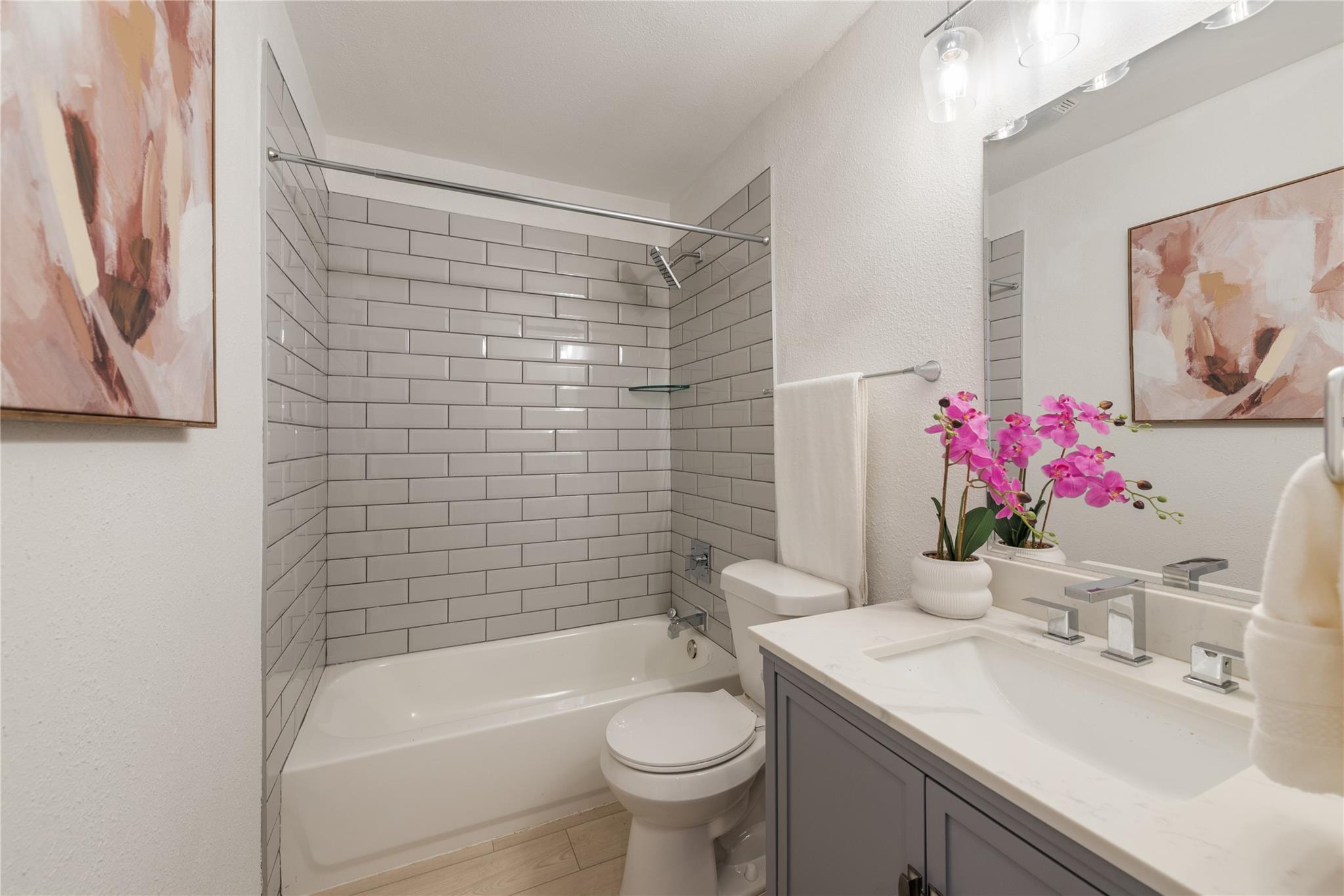 6809 Lunar Dr, Austin, TX 78745