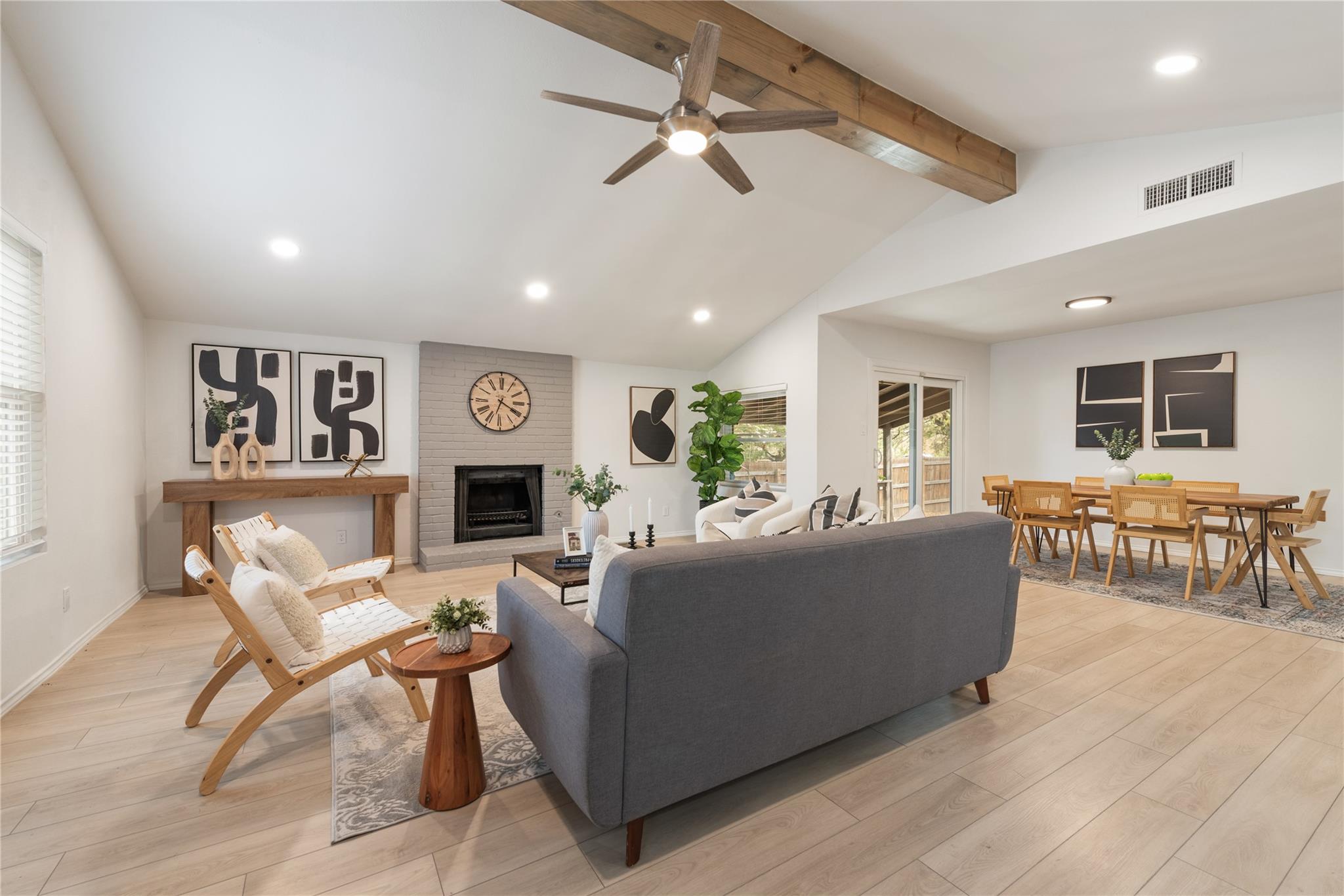 6809 Lunar Dr, Austin, TX 78745