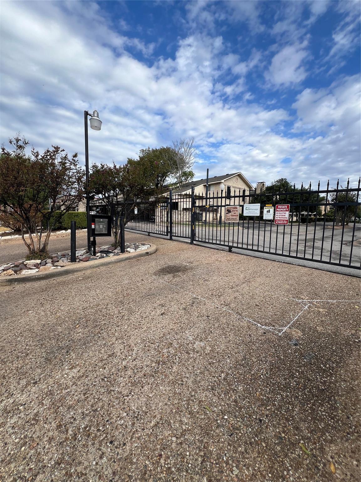 8400 Jamestown Dr # 322, Austin, TX 78758