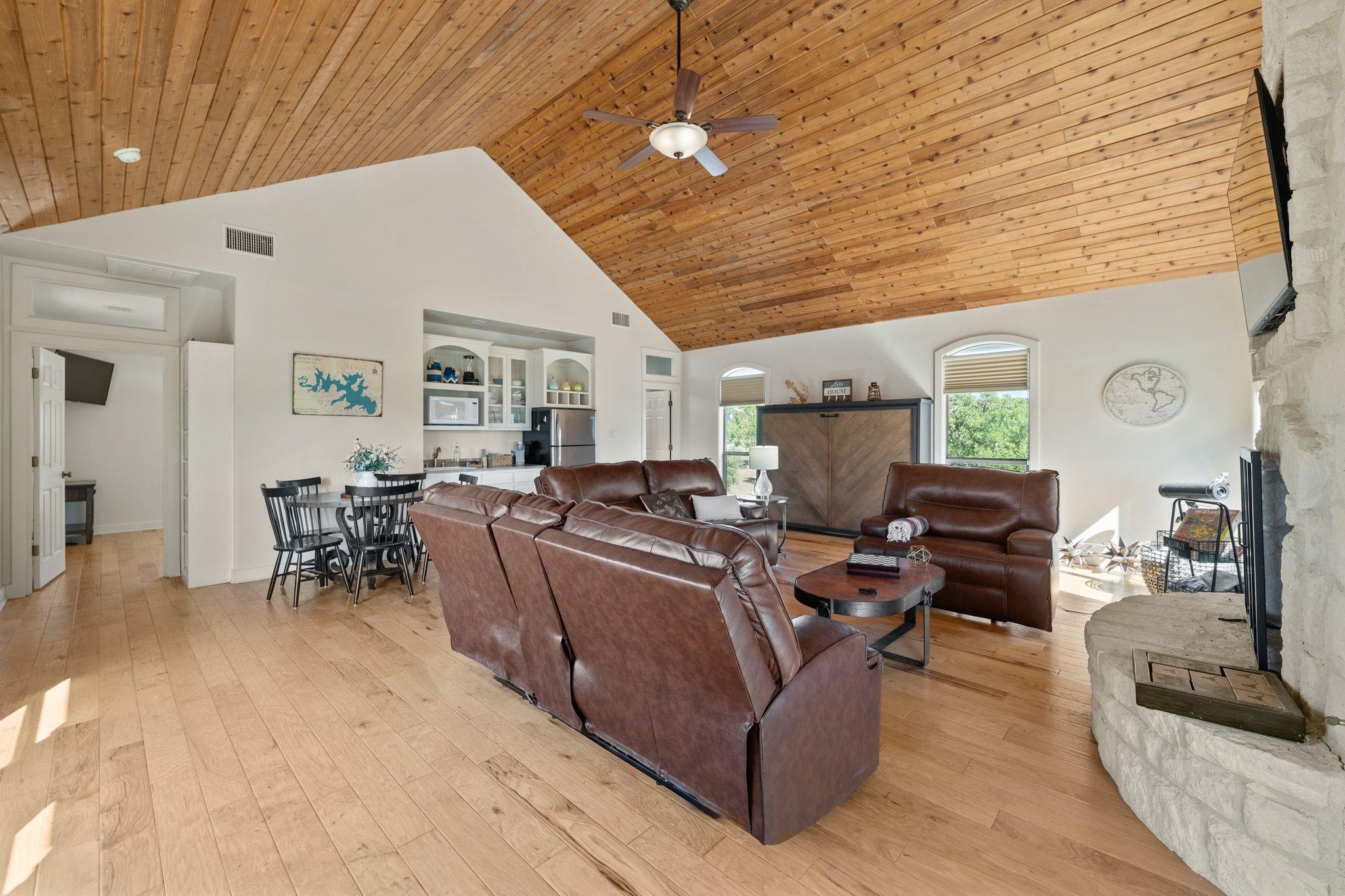 185 Shimmering Shore Ct, Spring Branch, TX 78070