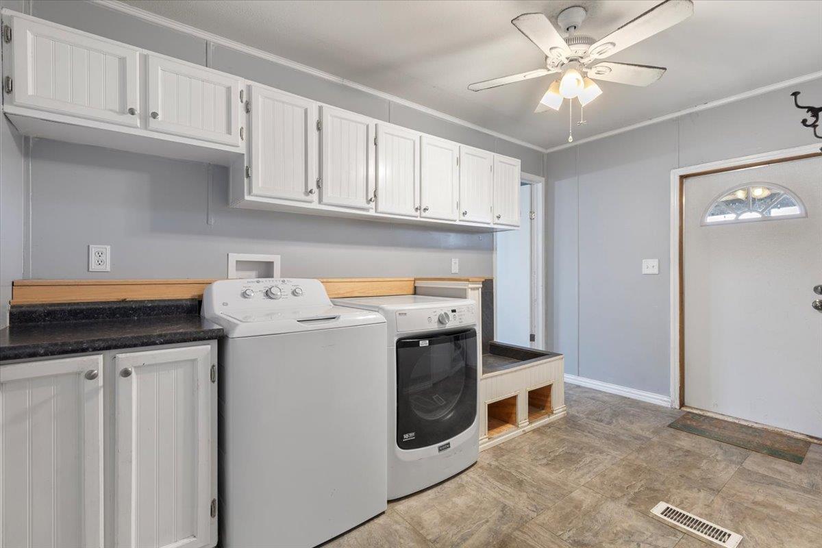 145 Angelia Dr, Cedar Creek, TX 78612