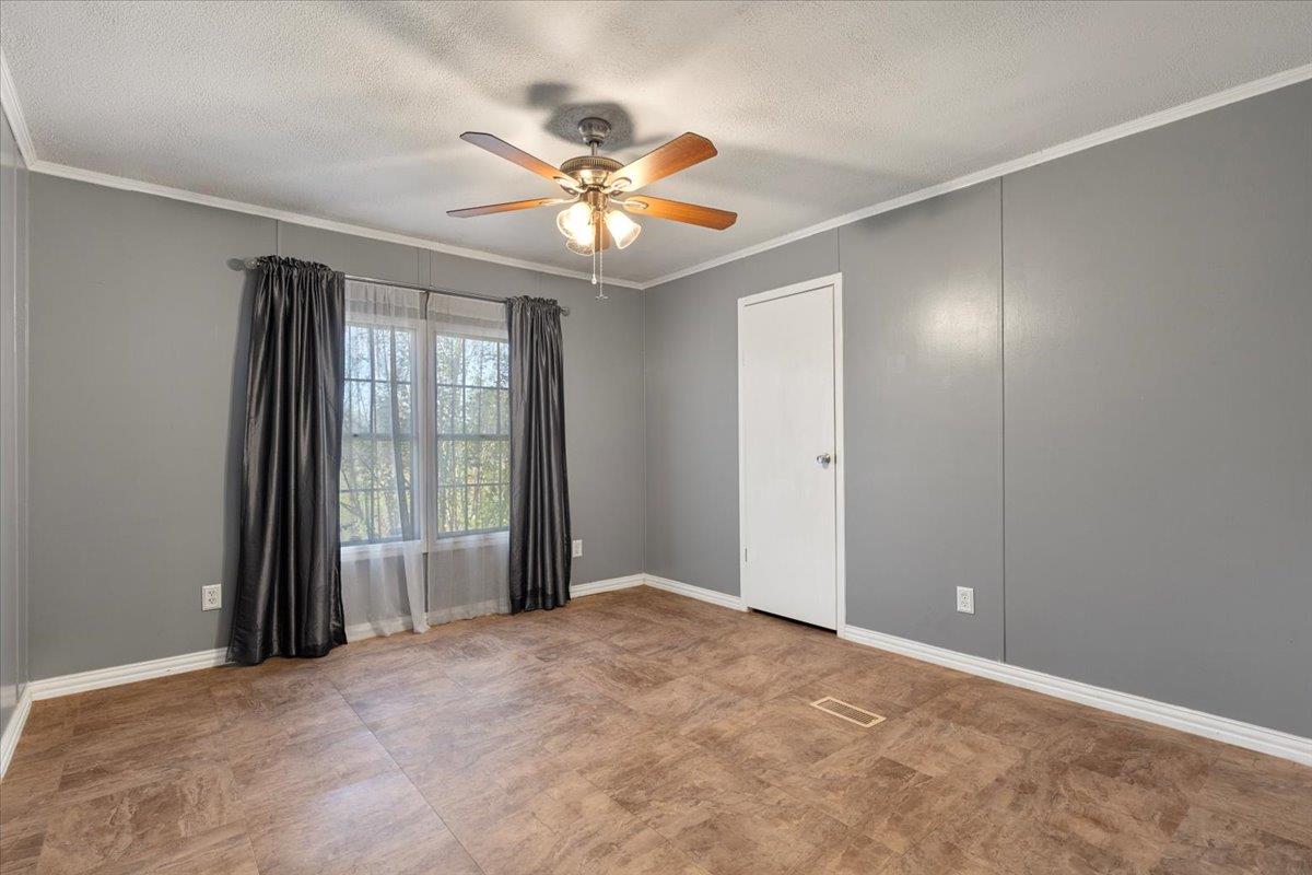 145 Angelia Dr, Cedar Creek, TX 78612