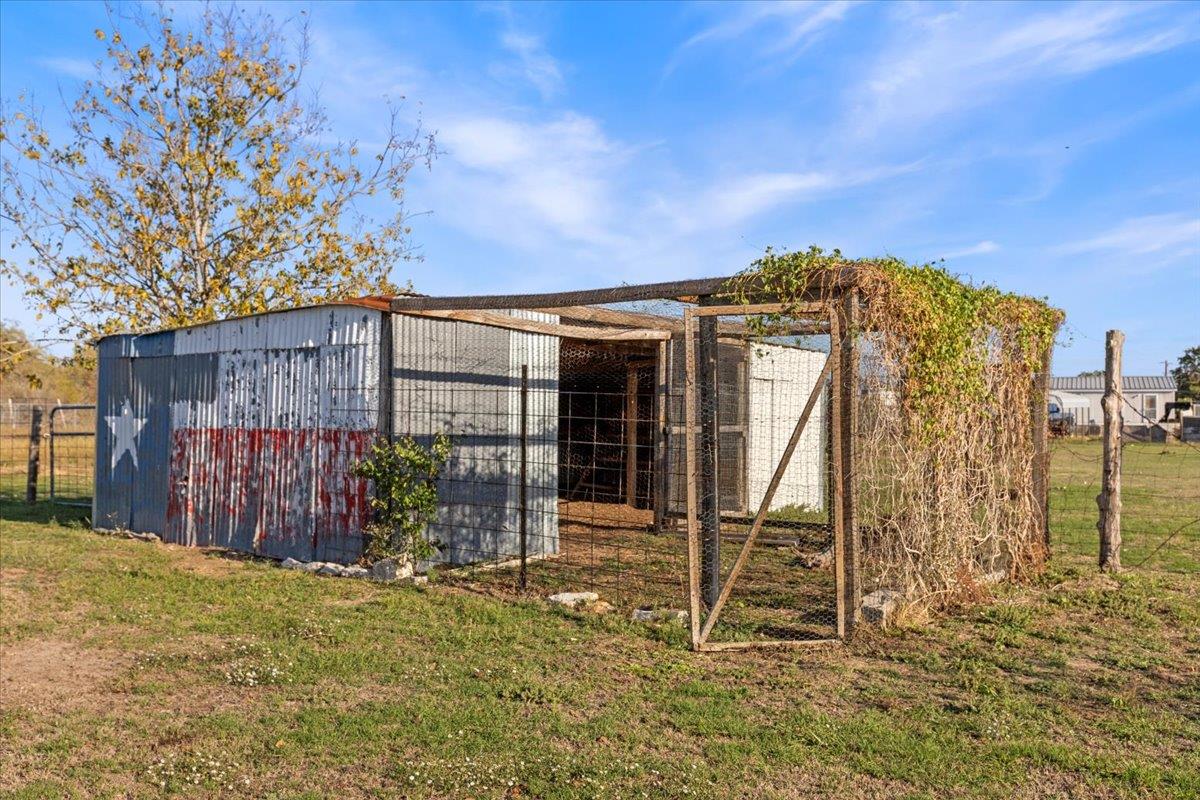 145 Angelia Dr, Cedar Creek, TX 78612