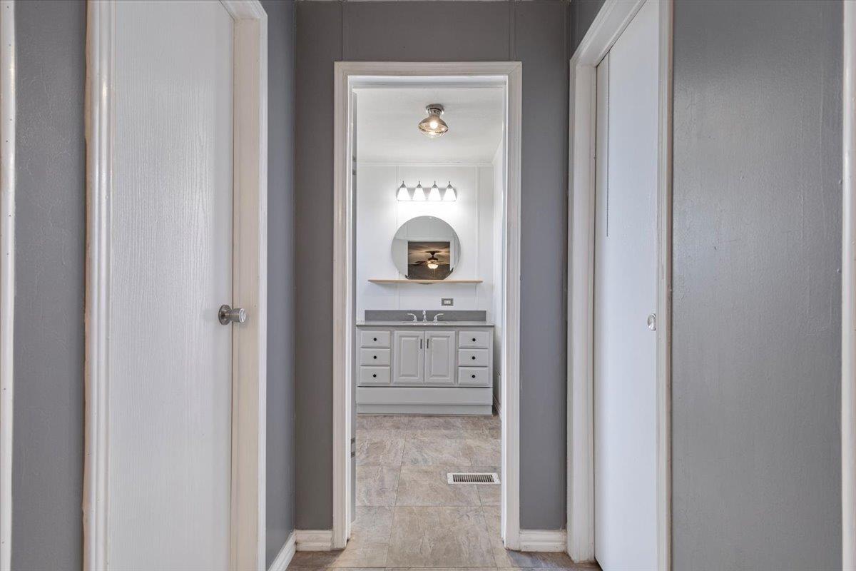 145 Angelia Dr, Cedar Creek, TX 78612