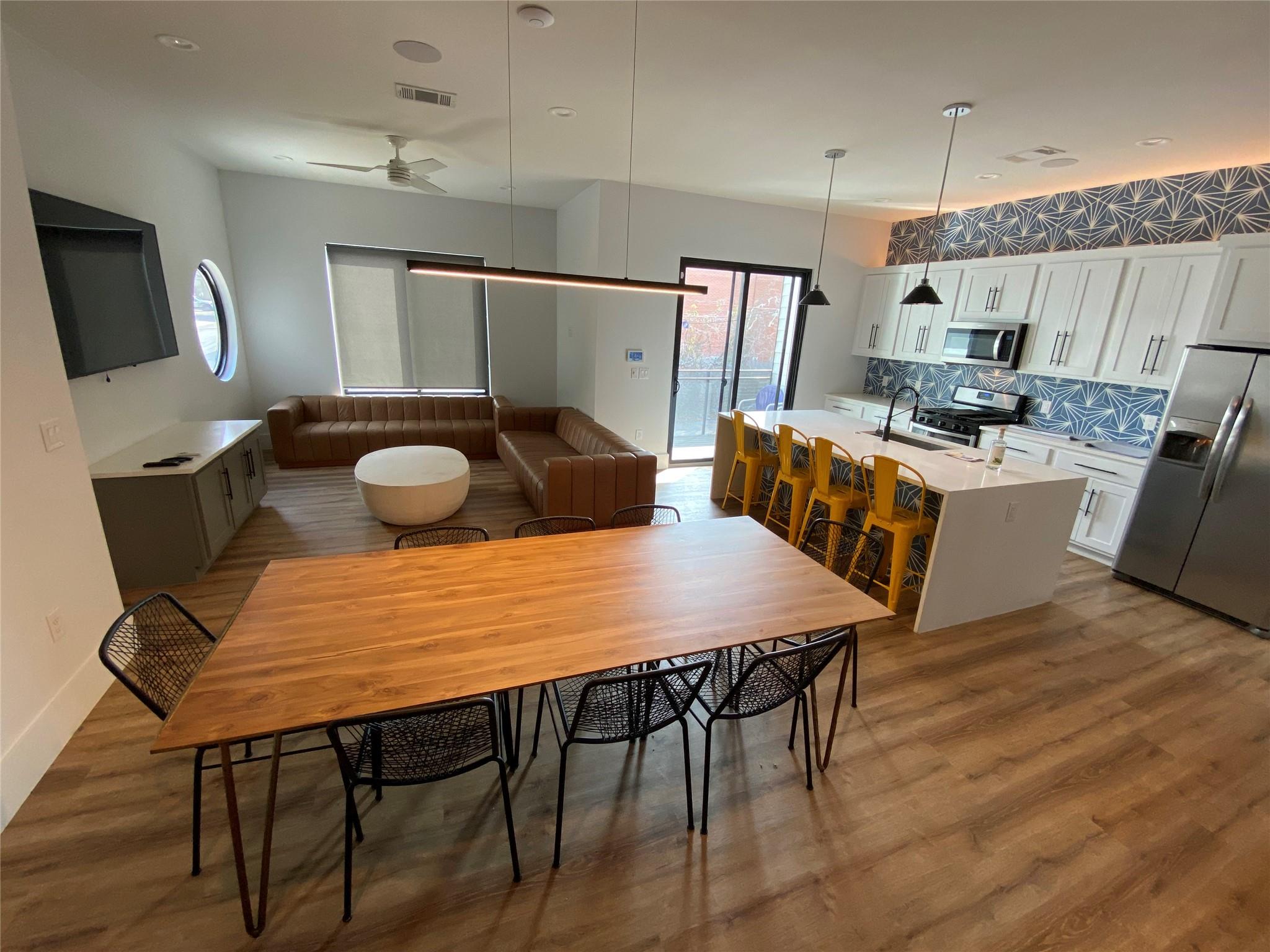 925 30th St # B, Austin, TX 78705