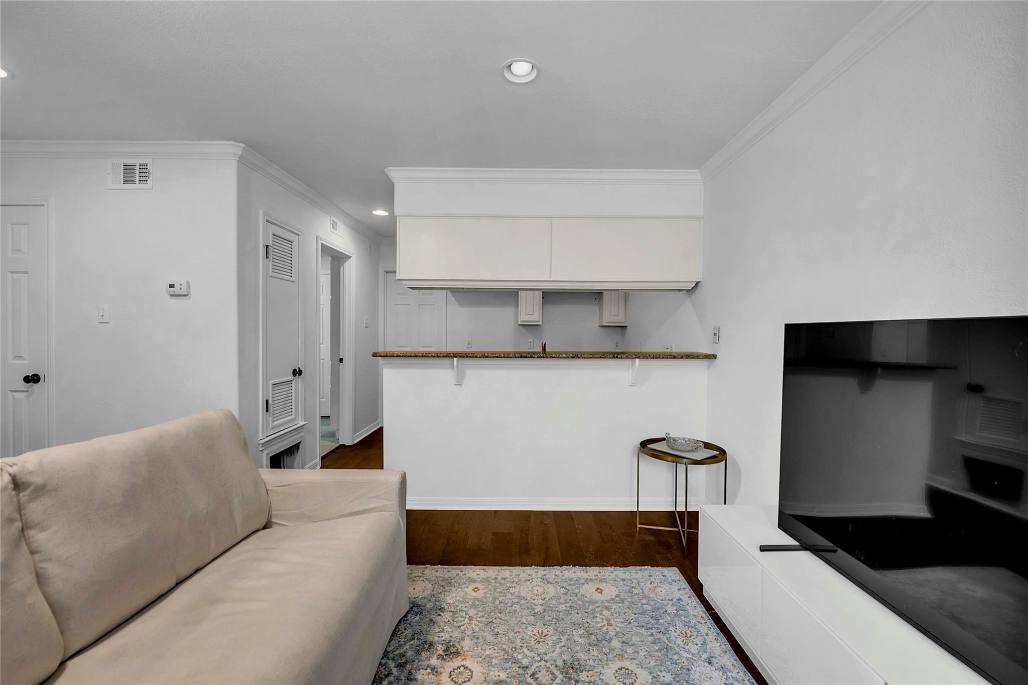 1500 East Side Dr # 219A, Austin, TX 78704