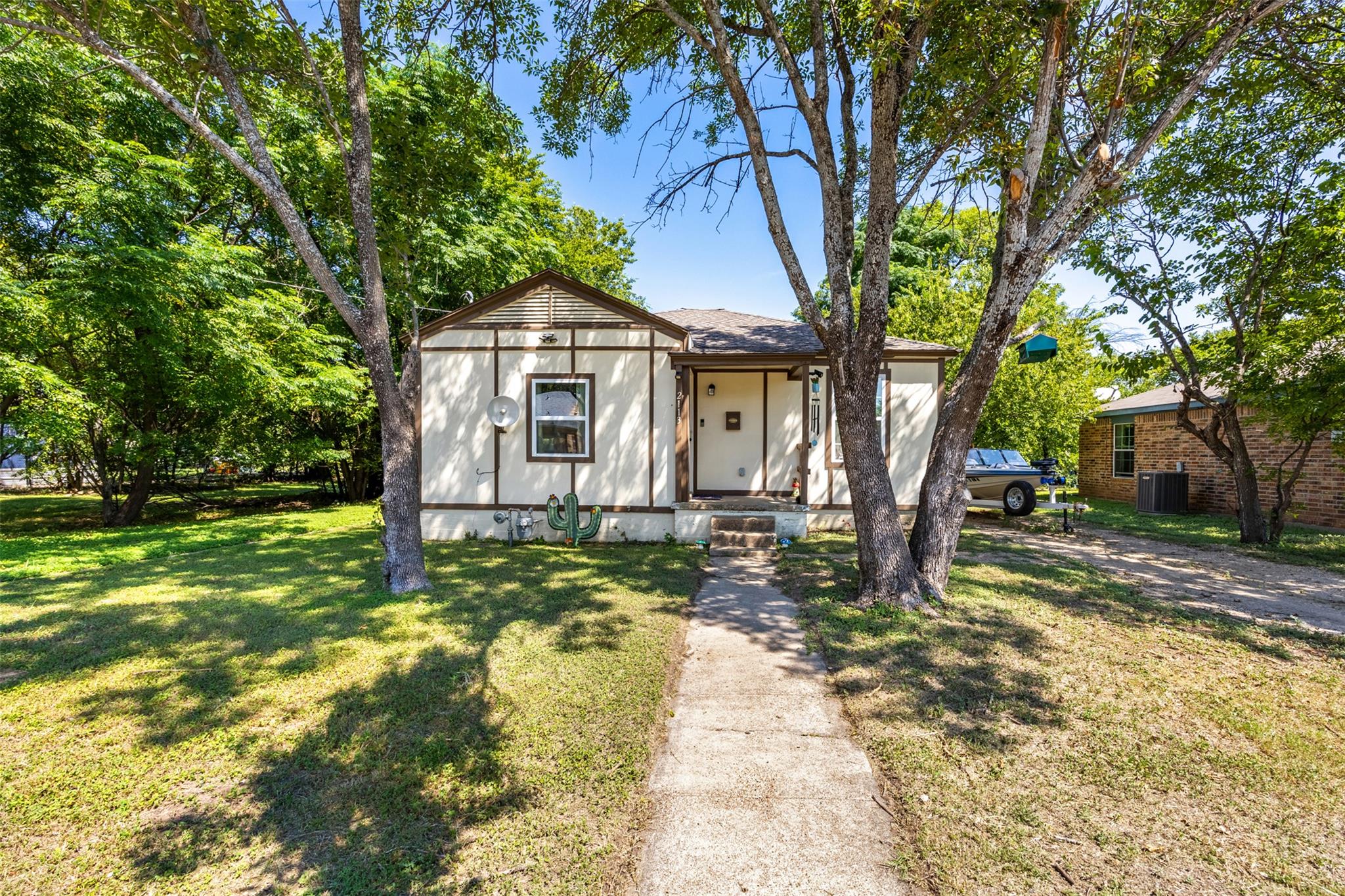 2113 Saunders St, Gatesville, TX 76528