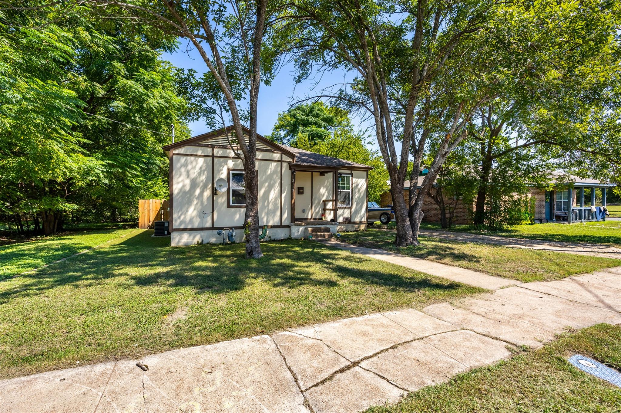 2113 Saunders St, Gatesville, TX 76528