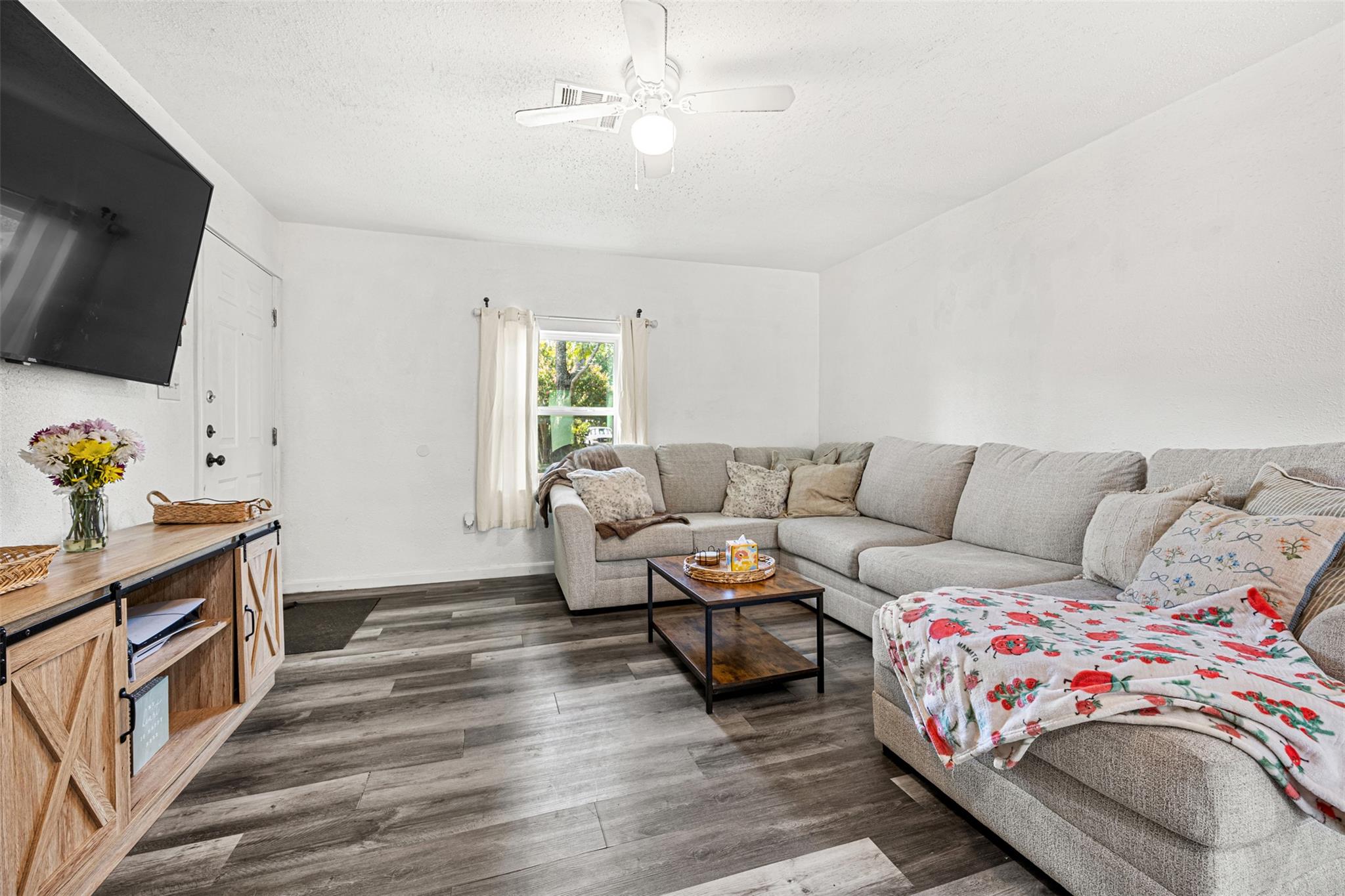 2113 Saunders St, Gatesville, TX 76528