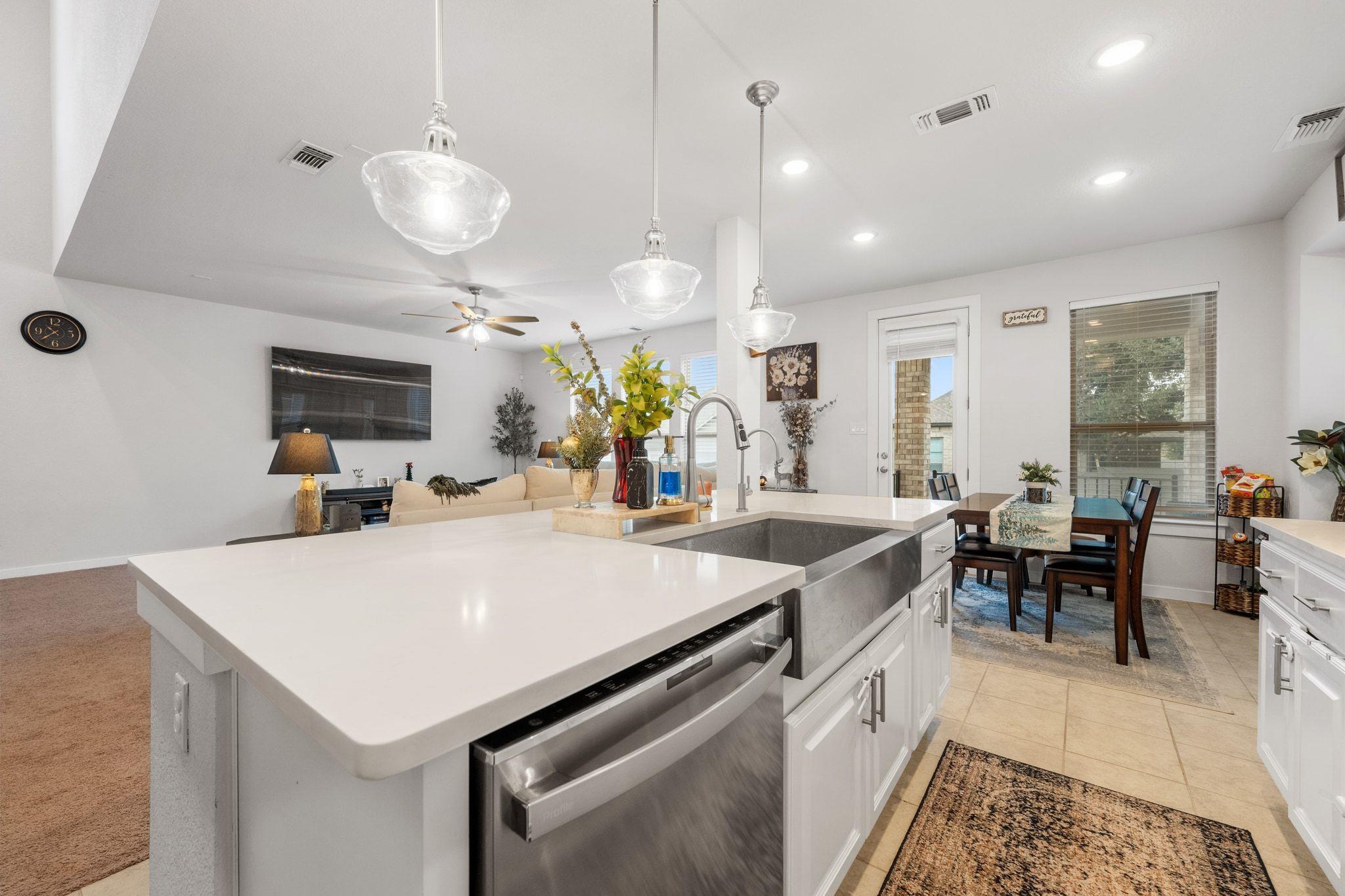 128 Three Oaks Ln, Georgetown, TX 78628