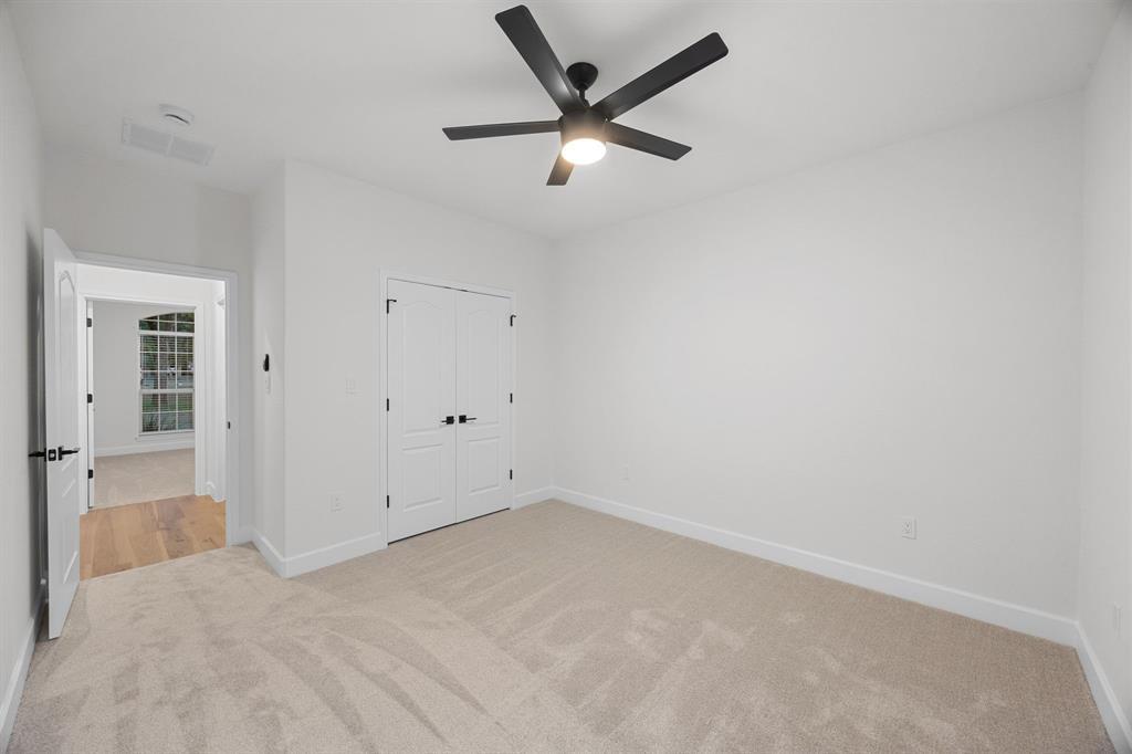 116 Oak Plaza Dr, Georgetown, TX 78628