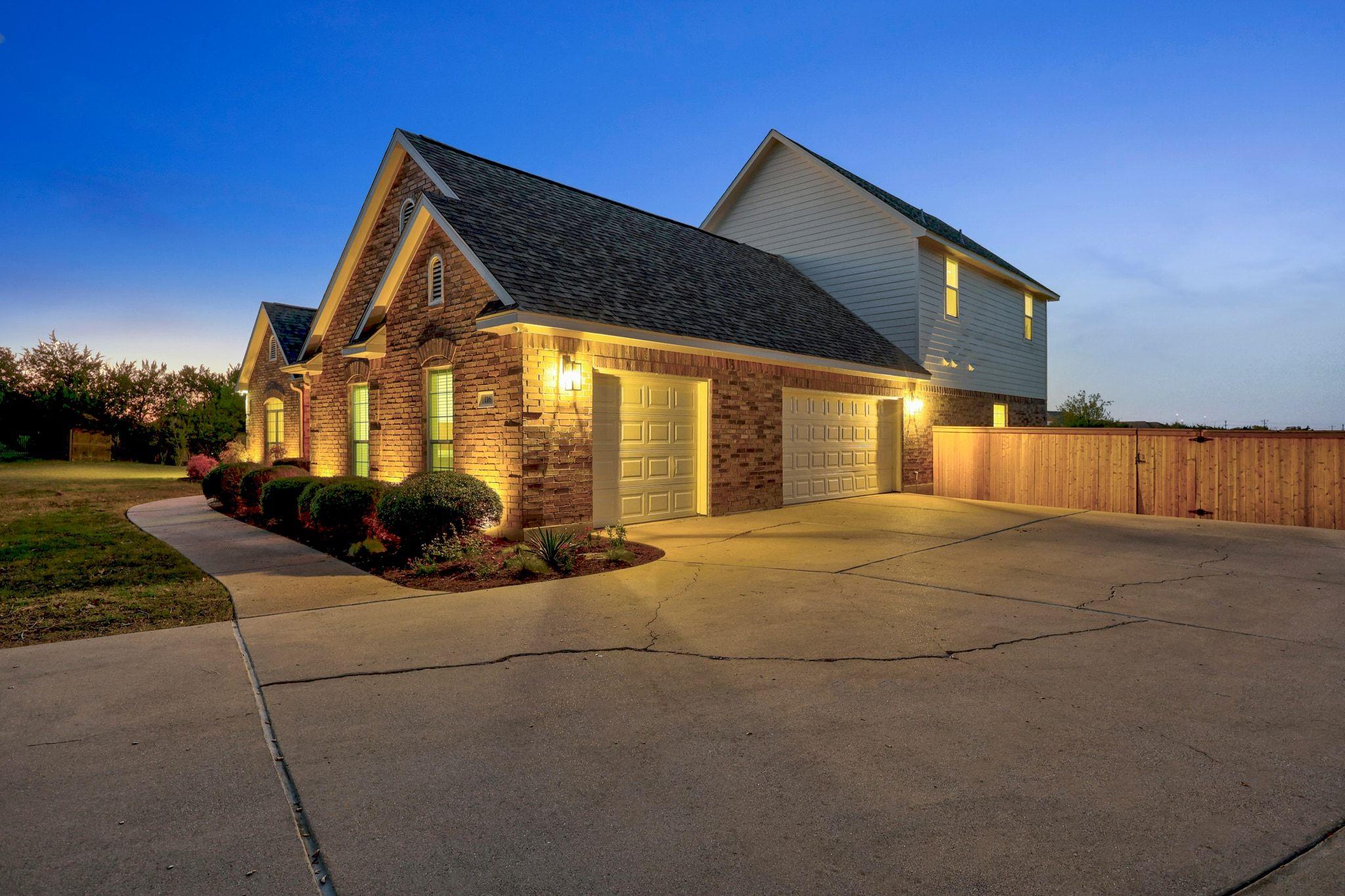 116 Oak Plaza Dr, Georgetown, TX 78628