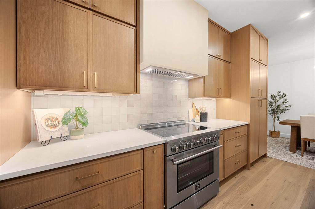 116 Oak Plaza Dr, Georgetown, TX 78628