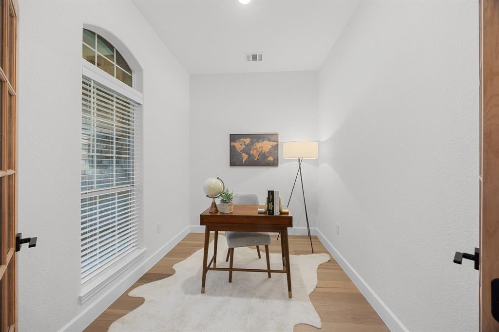 116 Oak Plaza Dr, Georgetown, TX 78628