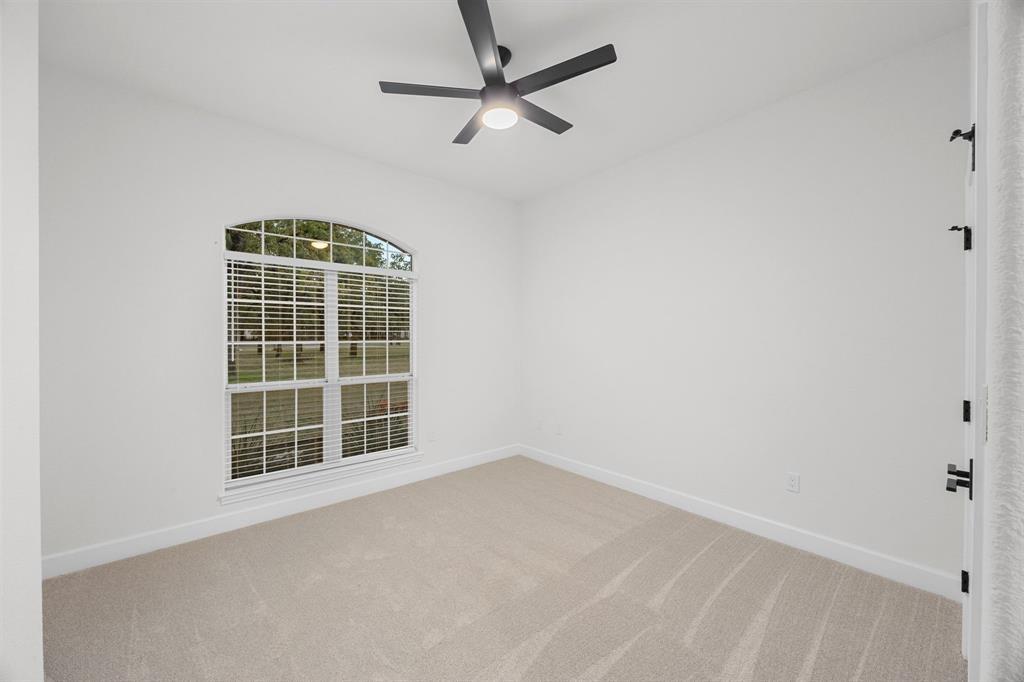 116 Oak Plaza Dr, Georgetown, TX 78628