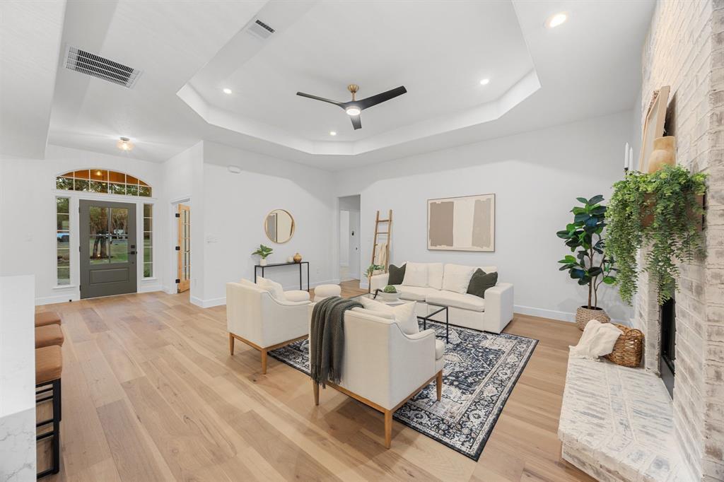 116 Oak Plaza Dr, Georgetown, TX 78628