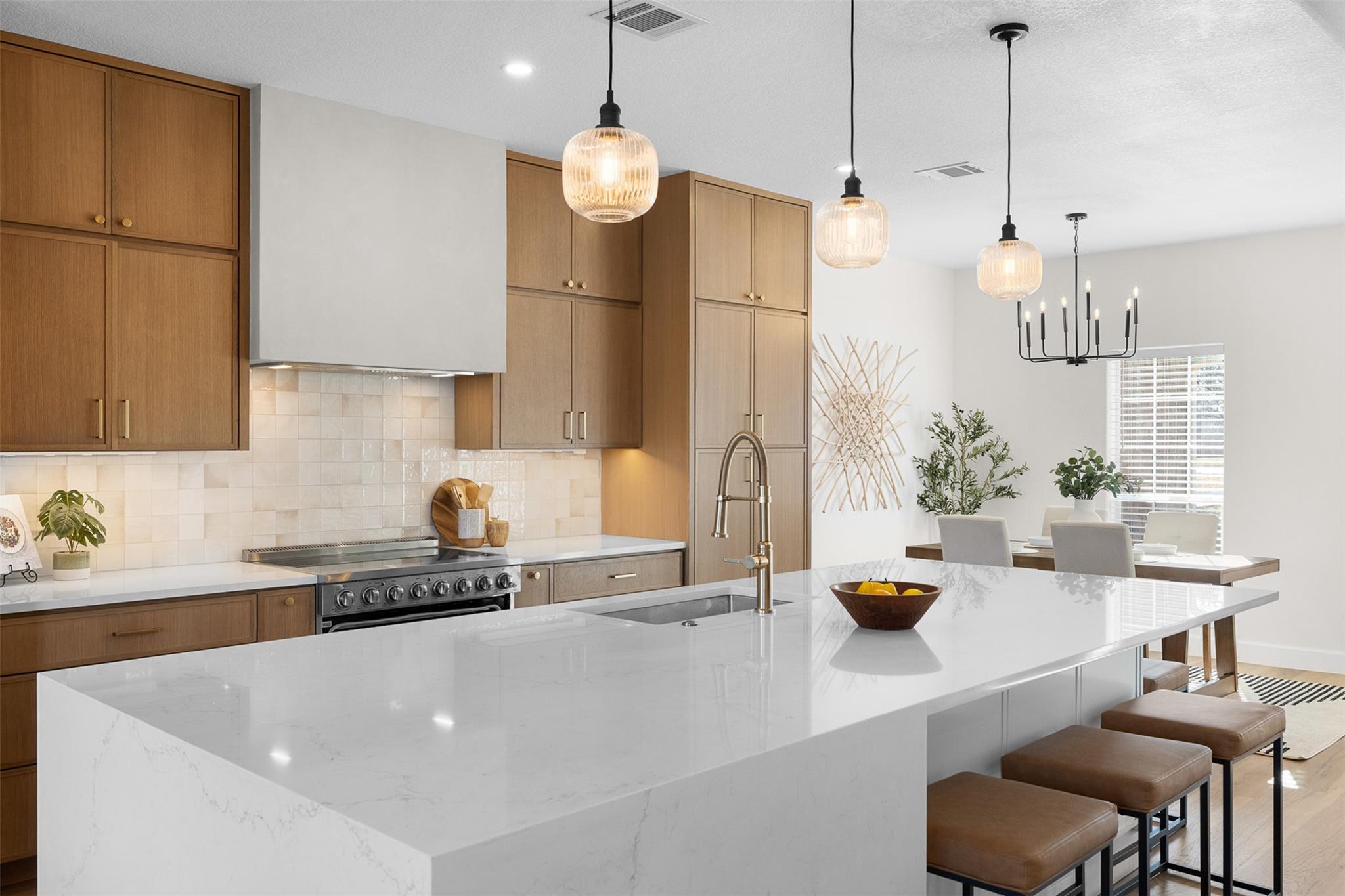 116 Oak Plaza Dr, Georgetown, TX 78628