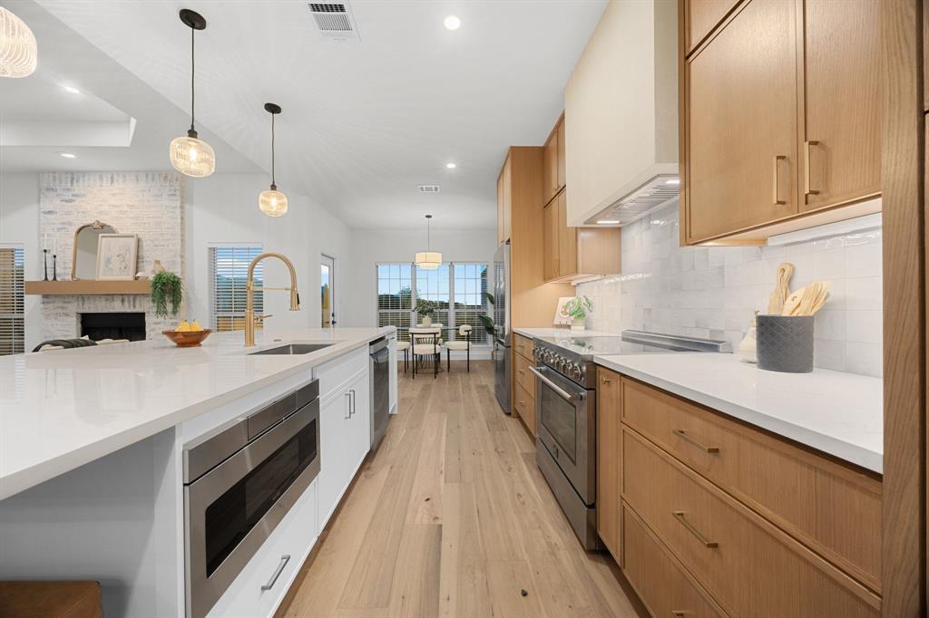 116 Oak Plaza Dr, Georgetown, TX 78628