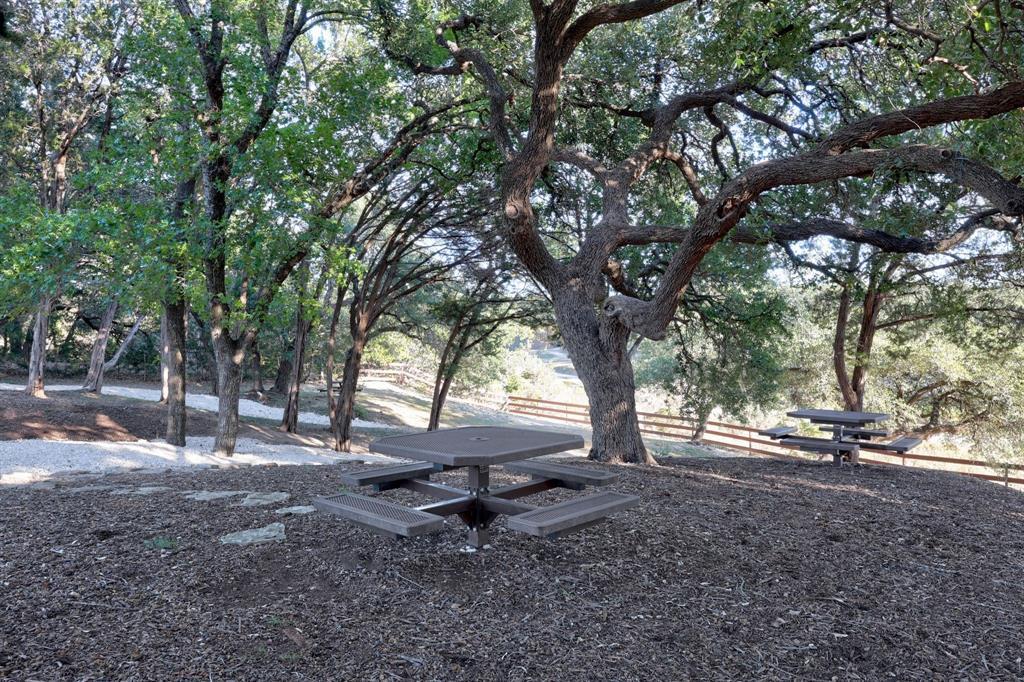 116 Oak Plaza Dr, Georgetown, TX 78628