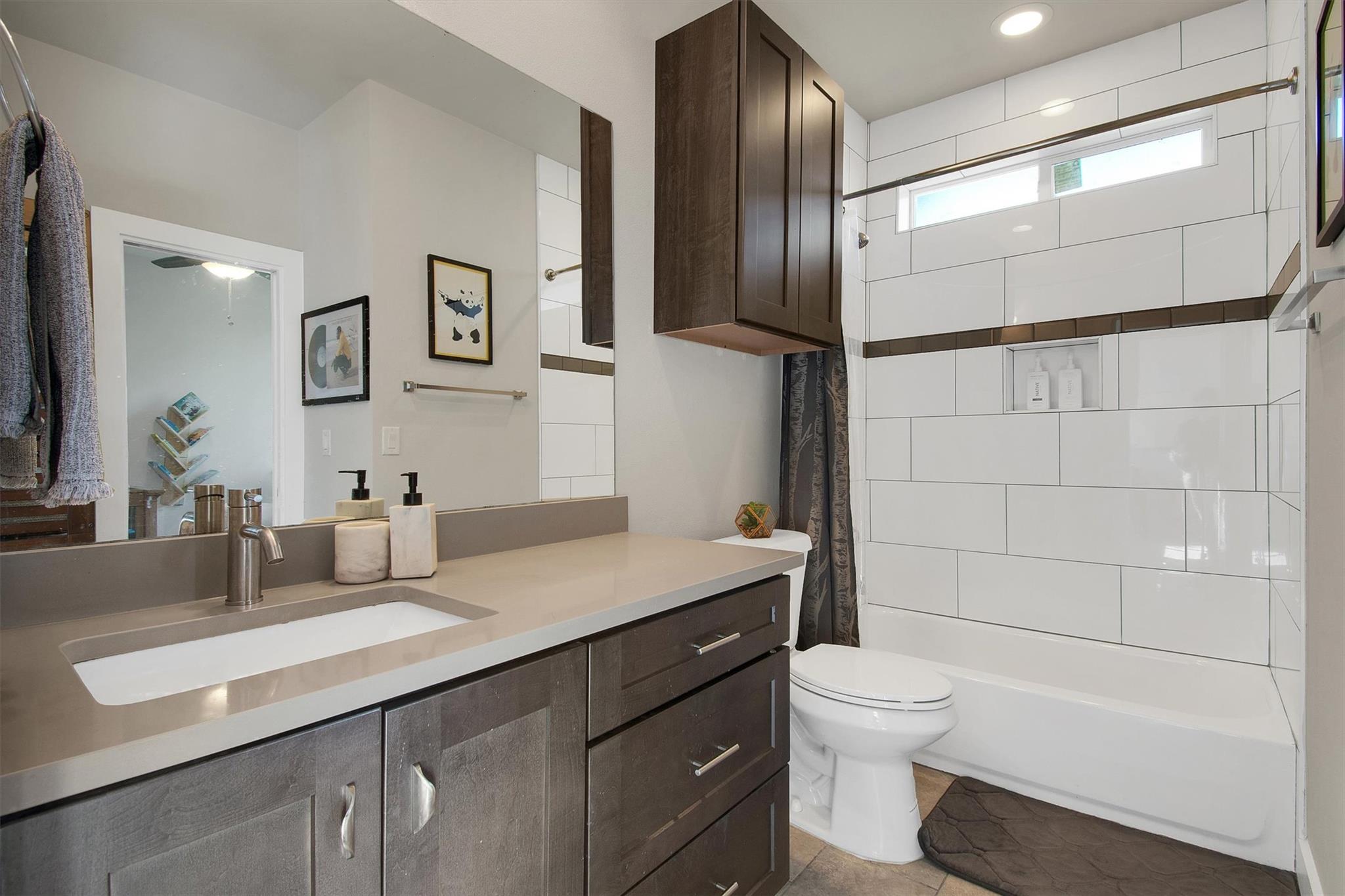 1905 Alegria Rd # B, Austin, TX 78757