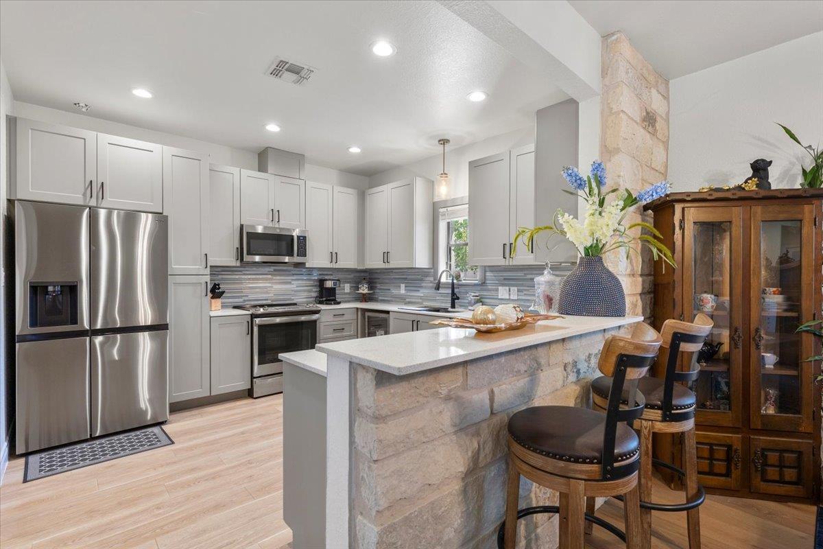 376 Alta Vista Dr, Bastrop, TX 78602