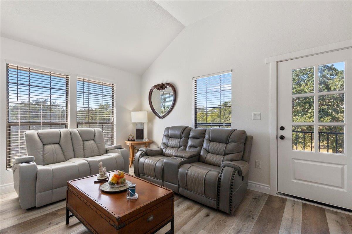 376 Alta Vista Dr, Bastrop, TX 78602