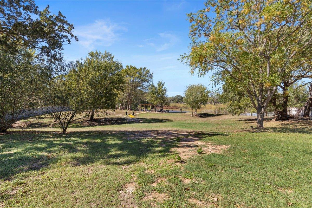 376 Alta Vista Dr, Bastrop, TX 78602