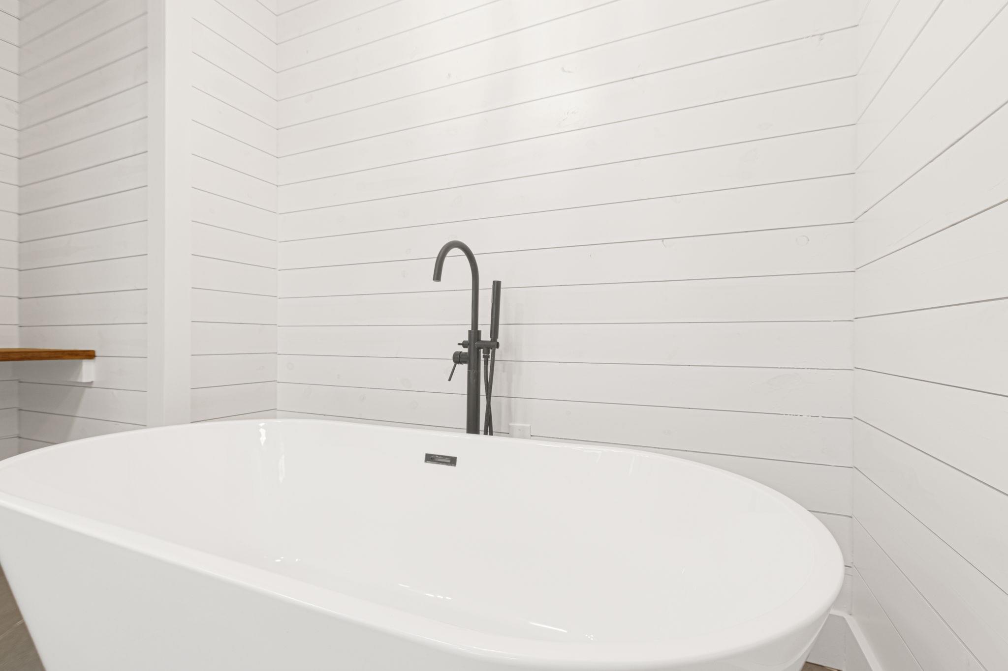 1307 Nix Rd, Lampasas, TX 76550