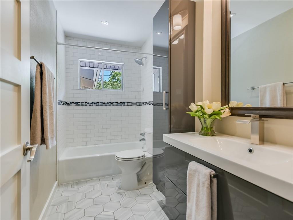 5213 Gladstone Dr, Austin, TX 78723