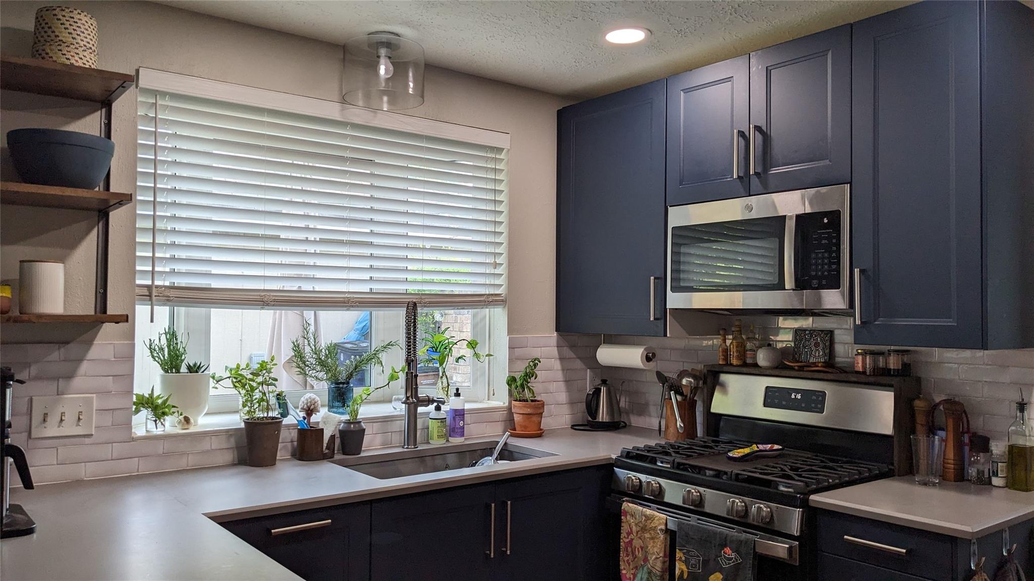 5322 Summer Dr, Austin, TX 78741