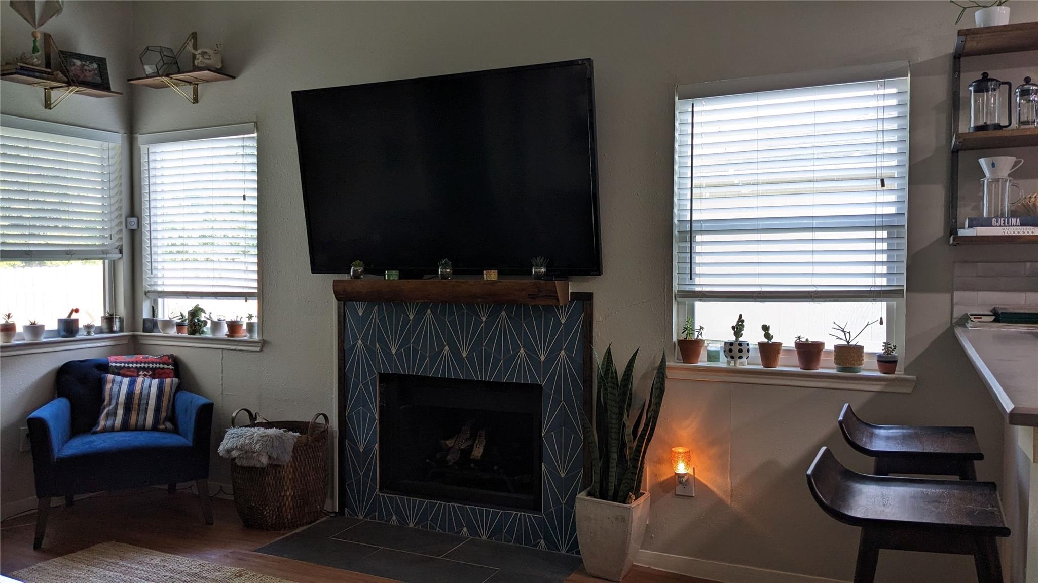 5322 Summer Dr, Austin, TX 78741