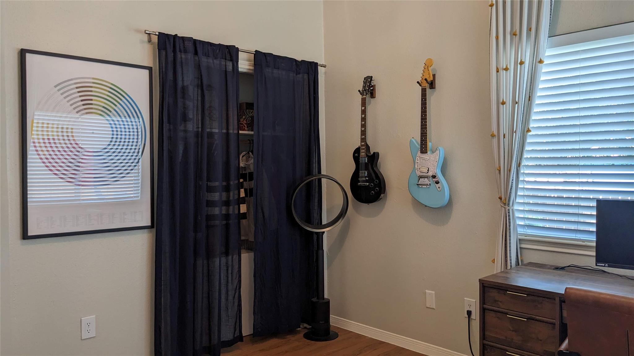 5322 Summer Dr, Austin, TX 78741